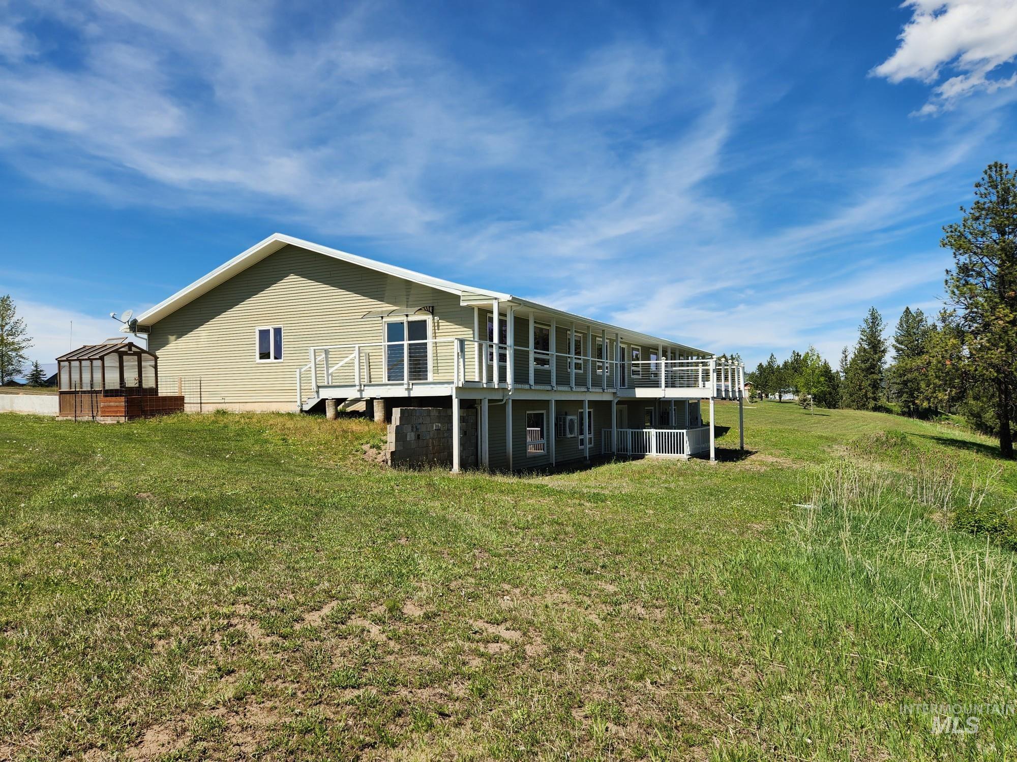 121 Madison Lane Property Photo 1