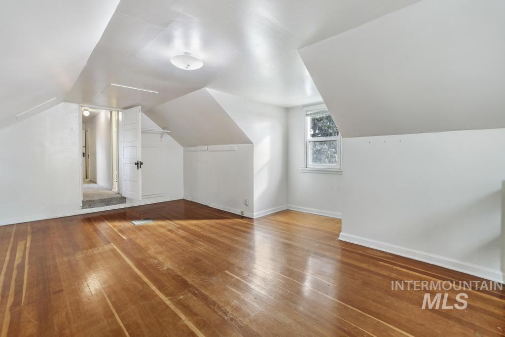 3321 Addison Ave E Property Photo 18