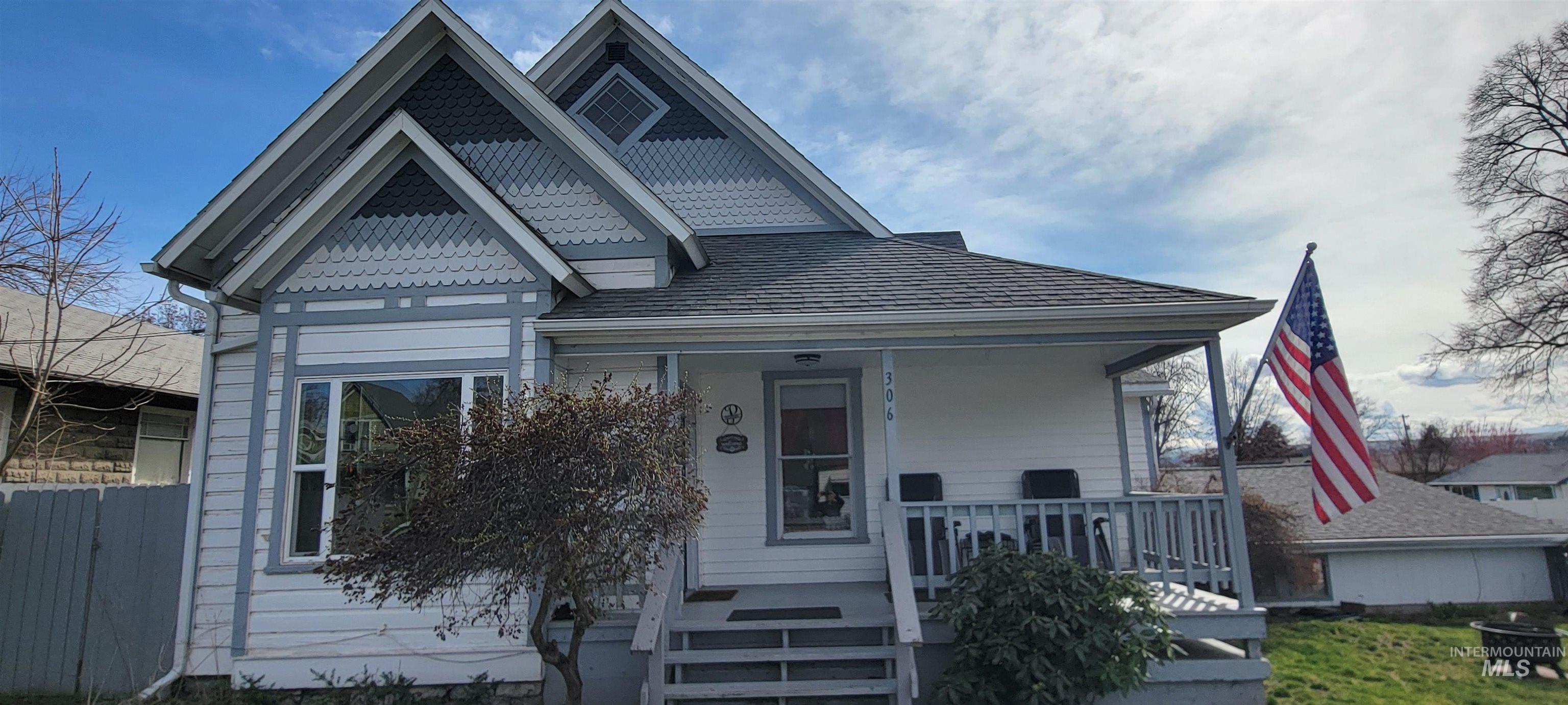 306 5th Property Photo