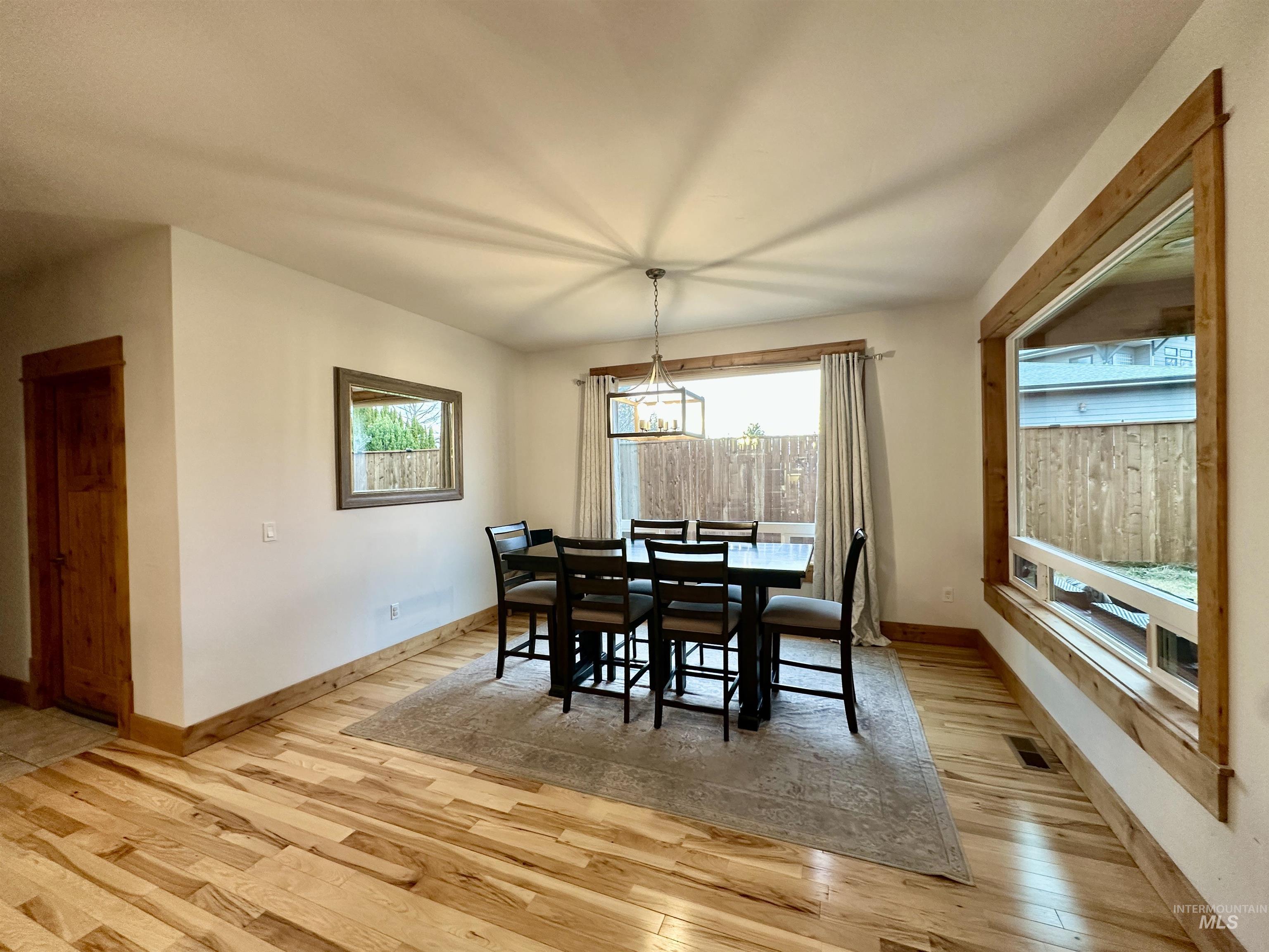 1321 Lande Ln Property Photo 6