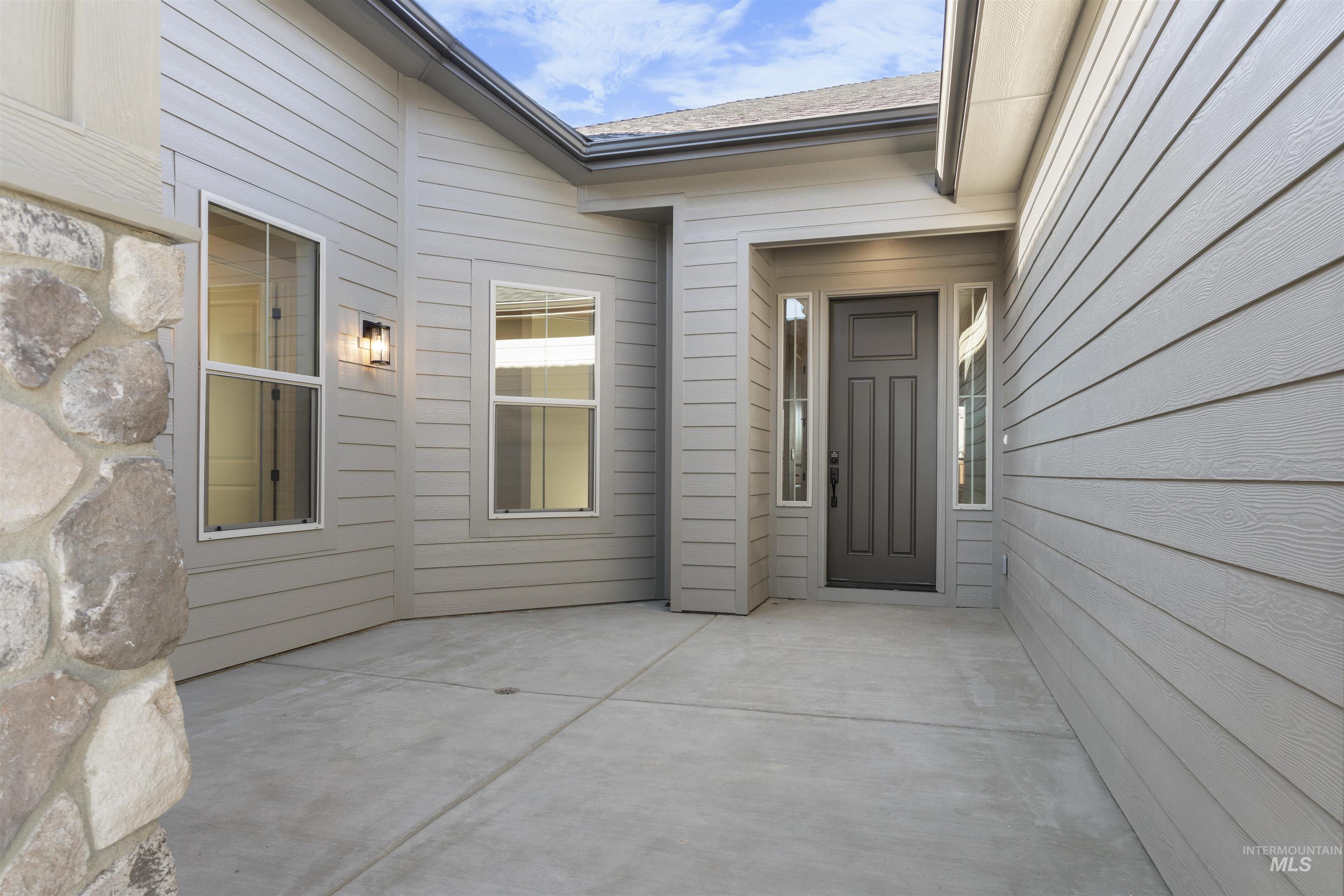 123 S Fusion Ave. Property Photo 2