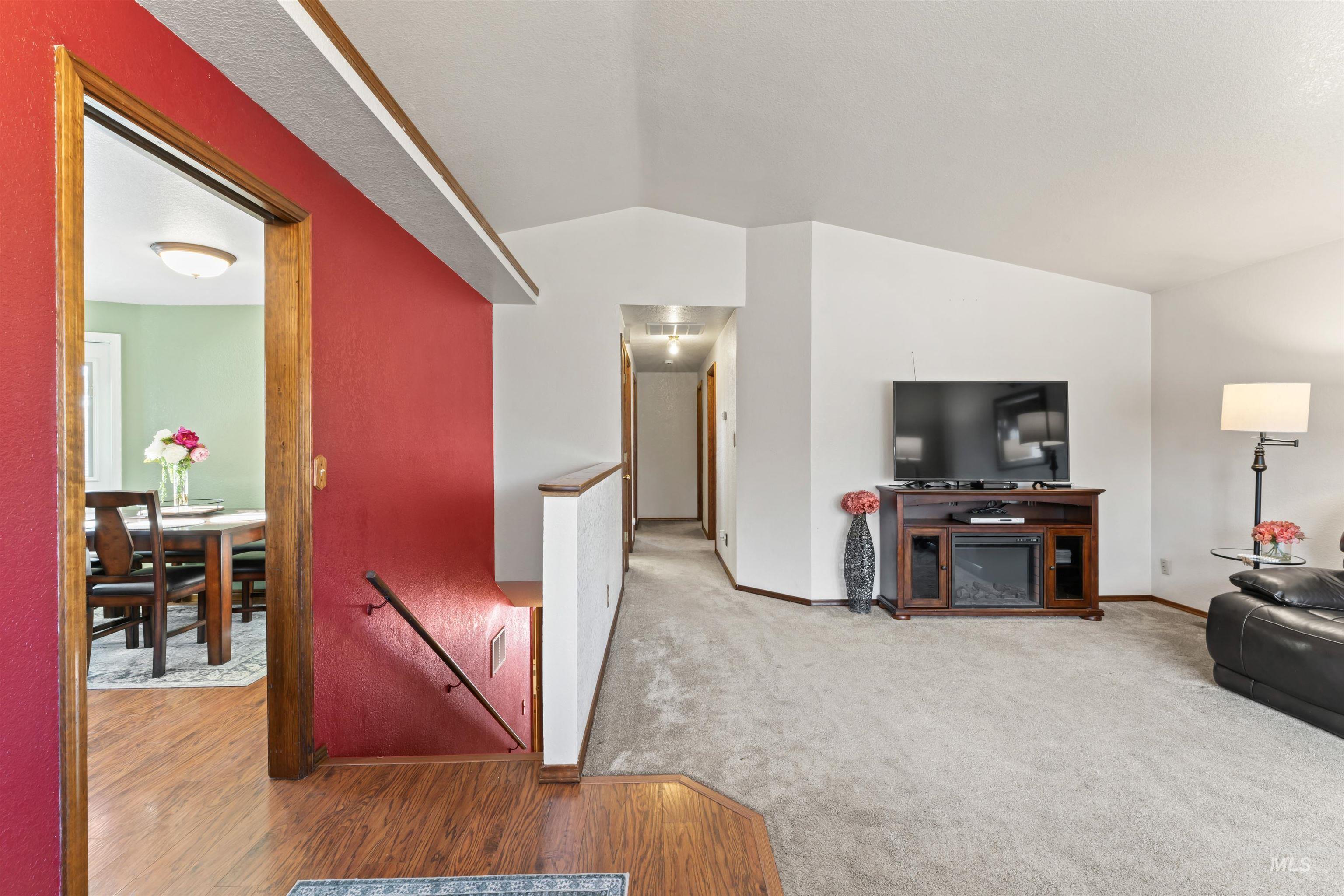 3105 E Eastgate Dr. Property Photo 5