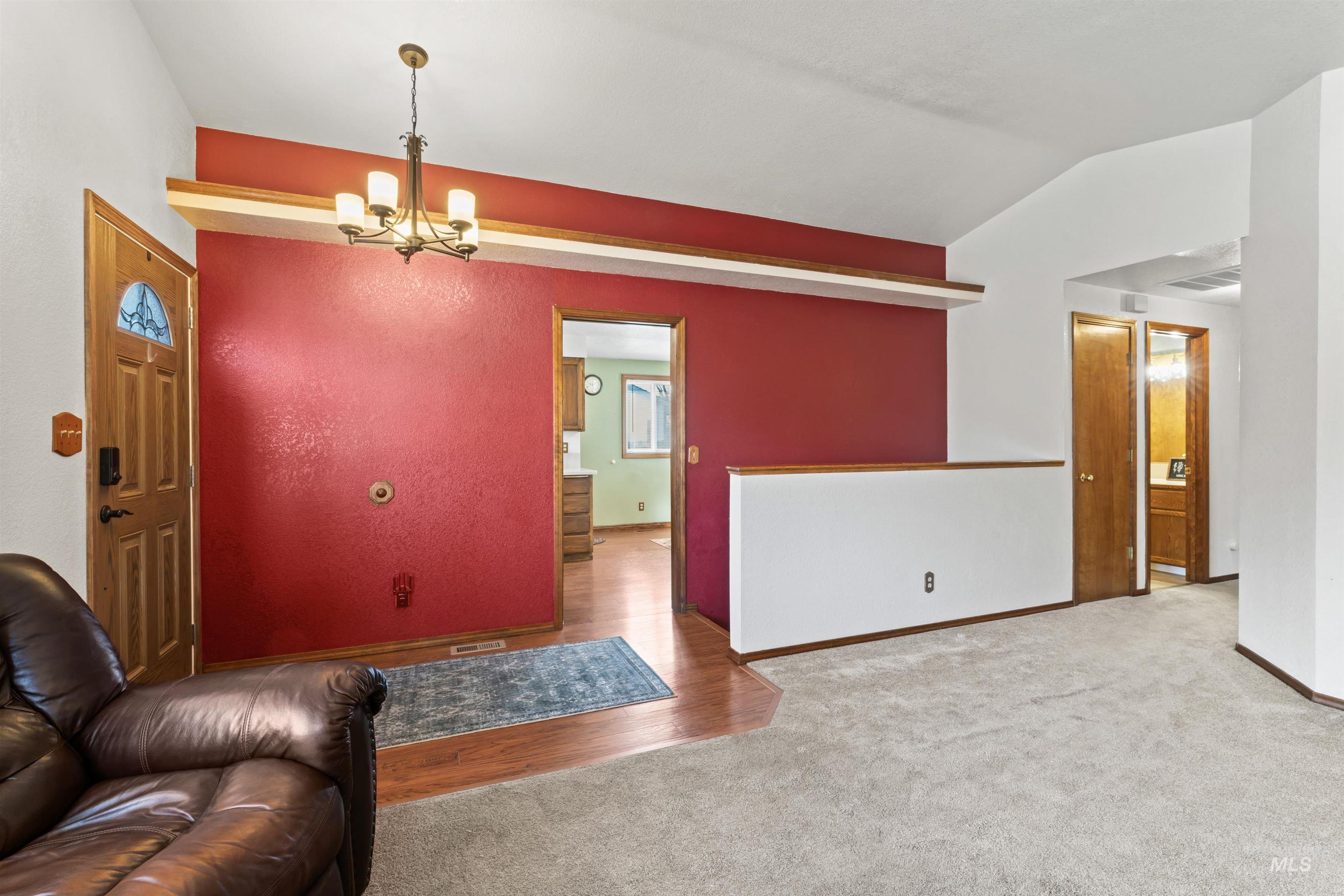 3105 E Eastgate Dr. Property Photo 6