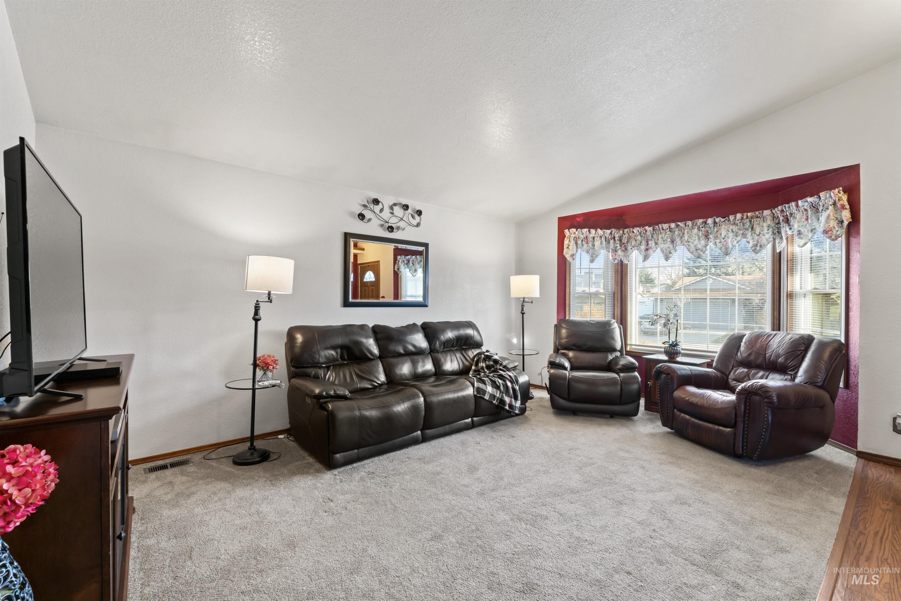 3105 E Eastgate Dr. Property Photo 7