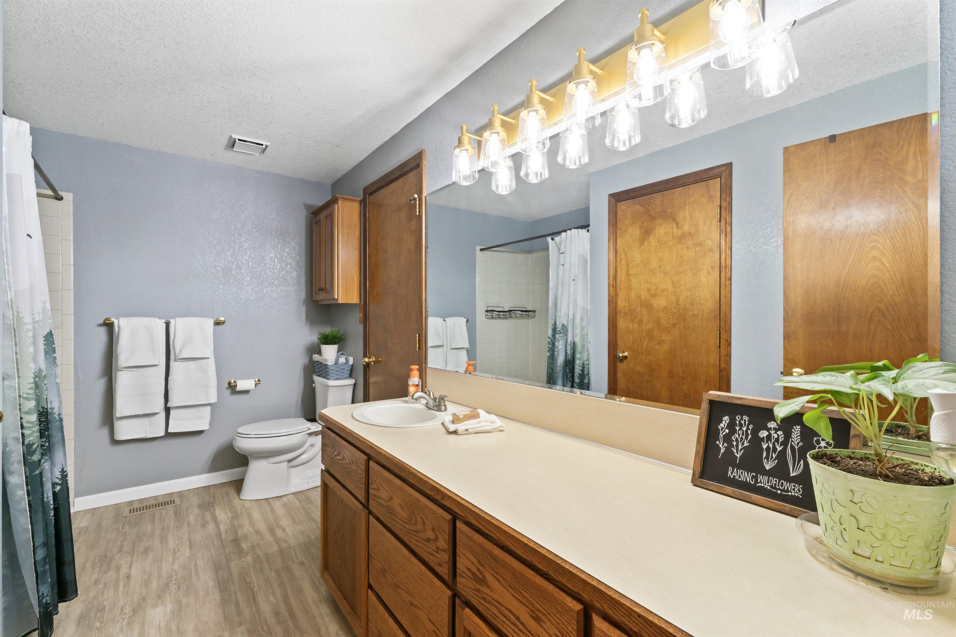 3105 E Eastgate Dr. Property Photo 20