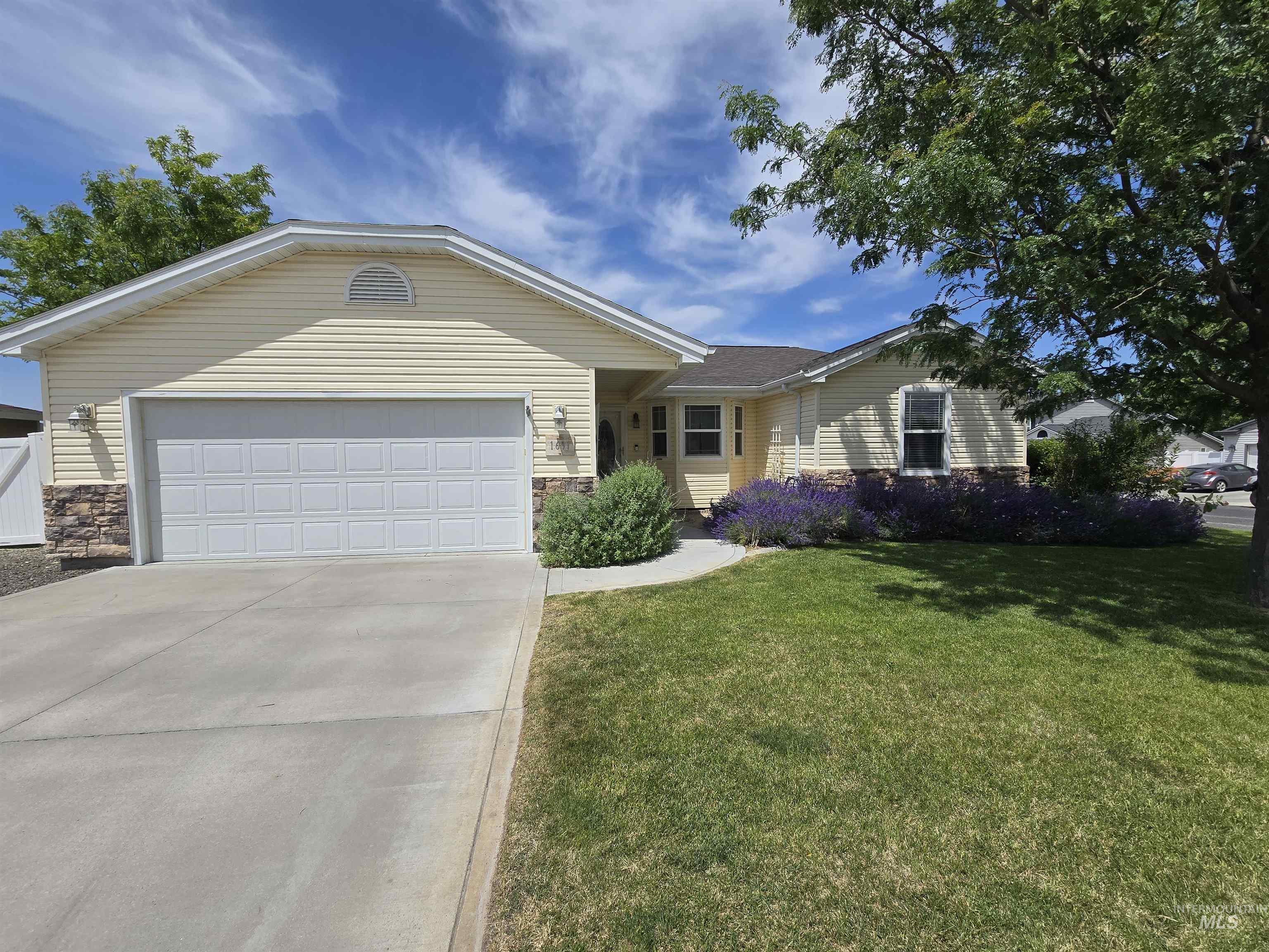 1691 Sundown Way Property Photo 1
