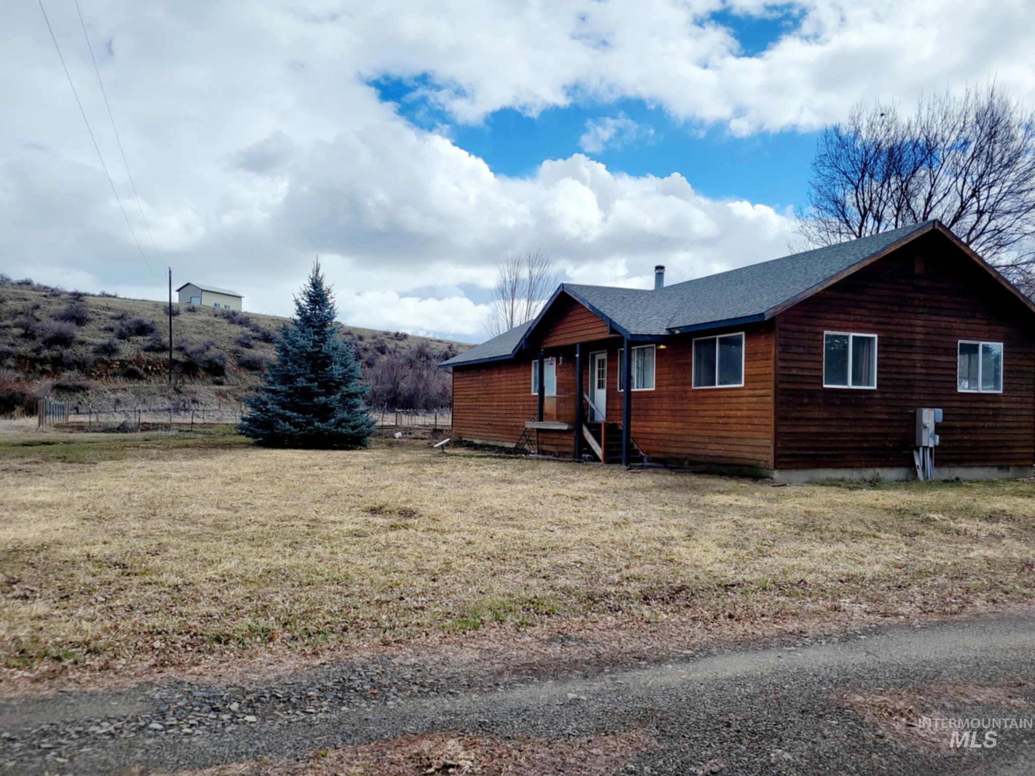 1883 Hwy 95 Property Photo