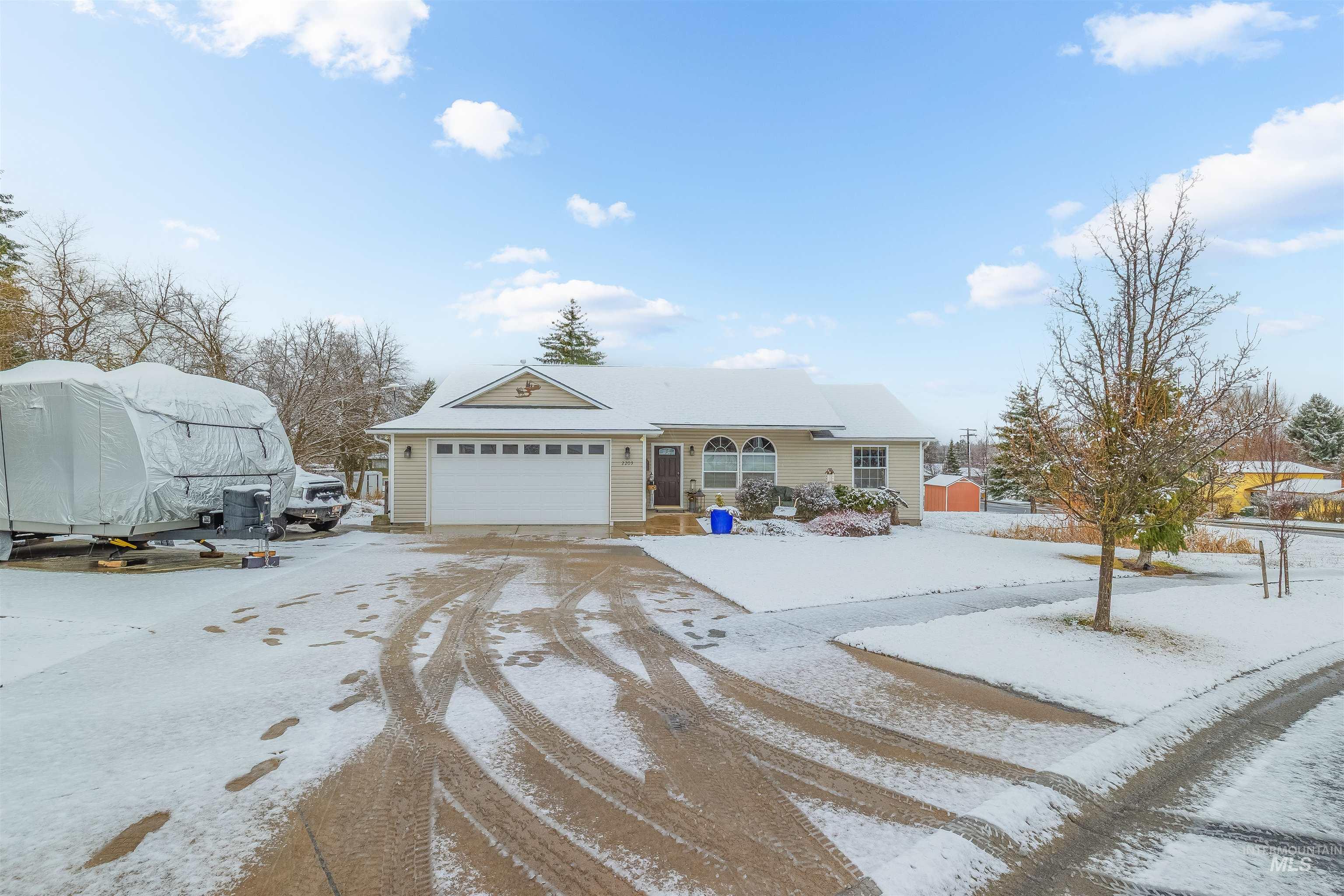 2203 Shelby Lane Property Photo