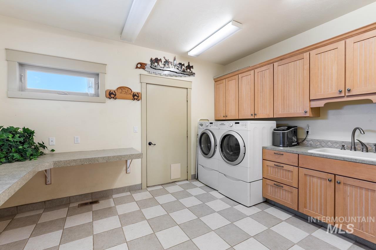 4532 Oak Rd B Property Photo 24