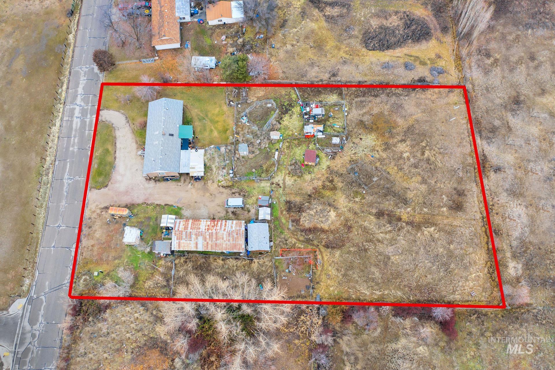 1400 S Jade Ave Property Photo 3