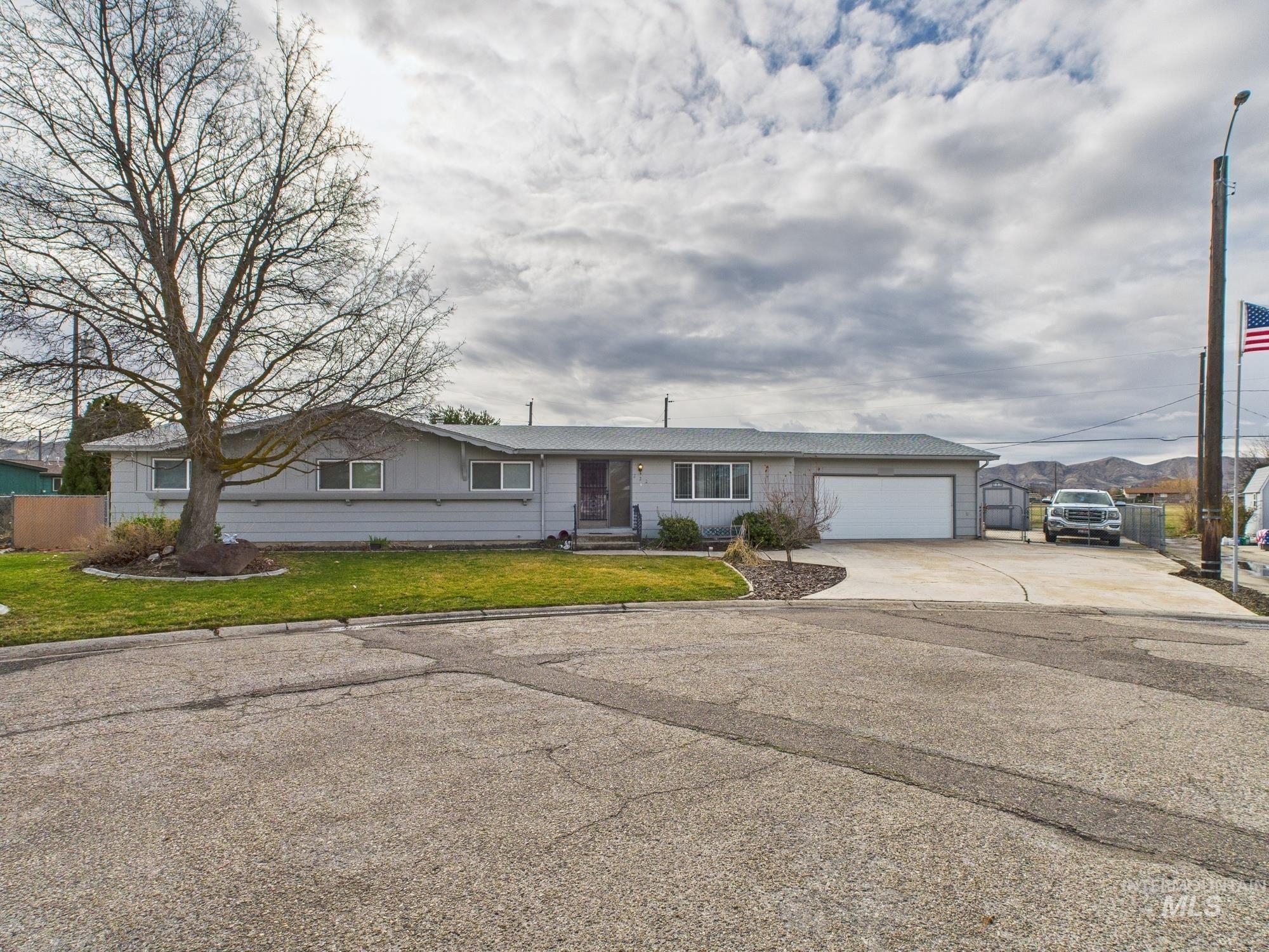 222 Sunny Lane Property Photo