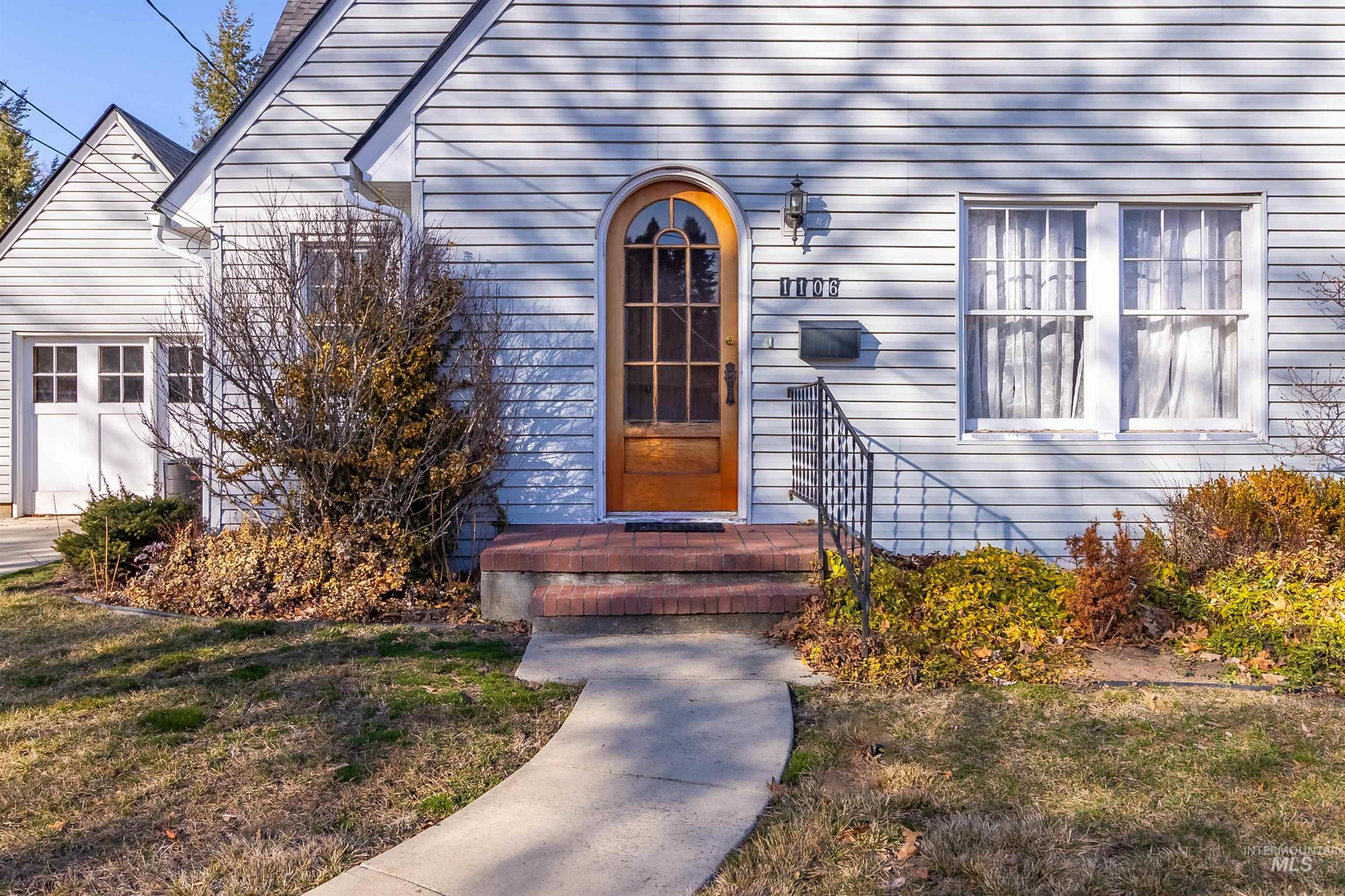 1106 E 6th Street Property Photo 3