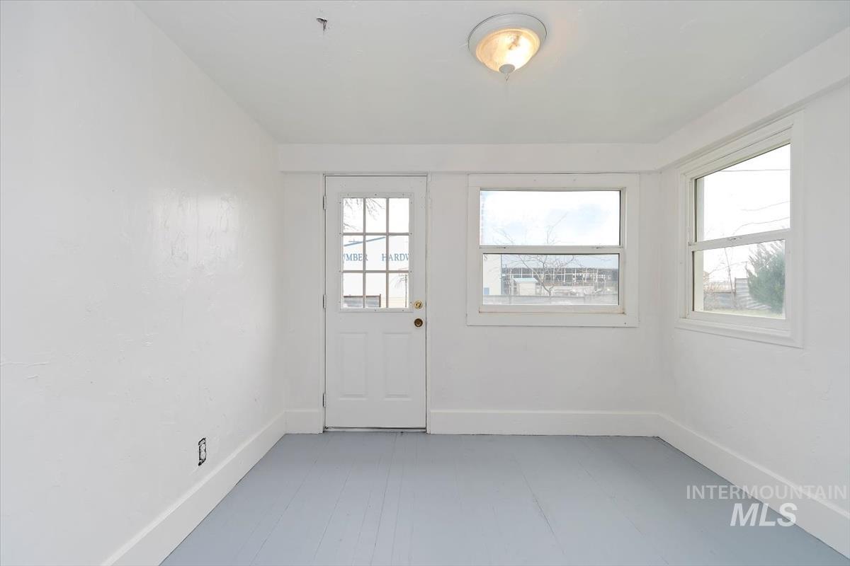 115 5th St Property Photo 9