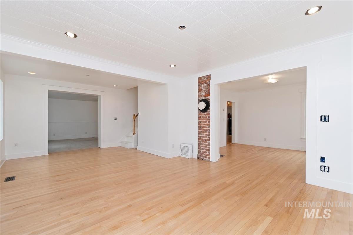 115 5th St Property Photo 10