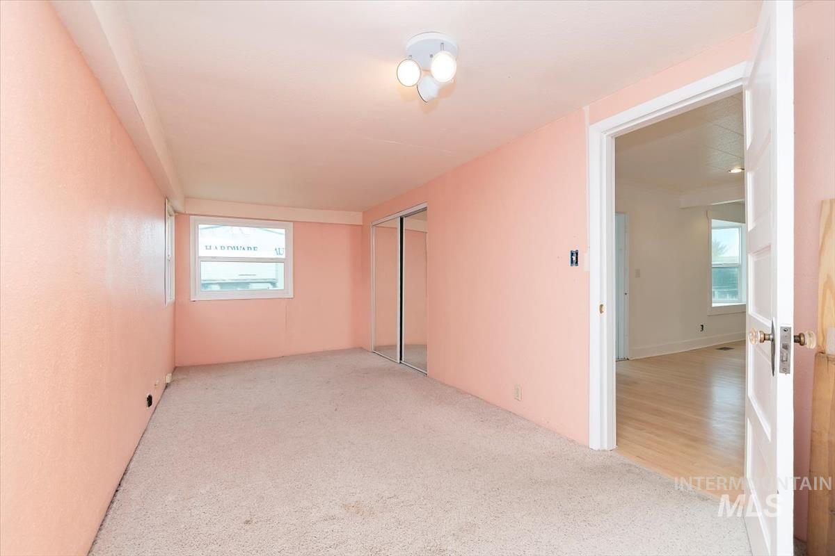 115 5th St Property Photo 11