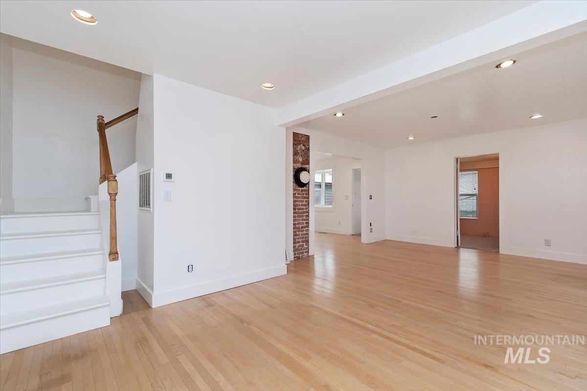 115 5th St Property Photo 14