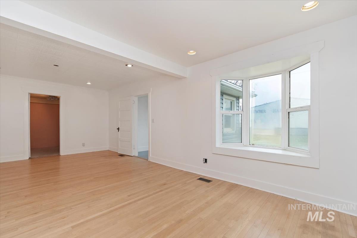 115 5th St Property Photo 15