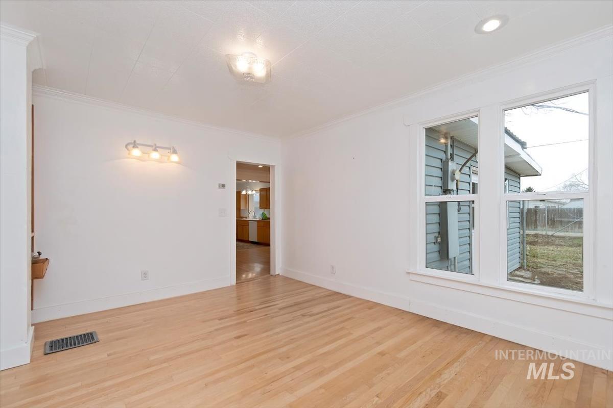 115 5th St Property Photo 17