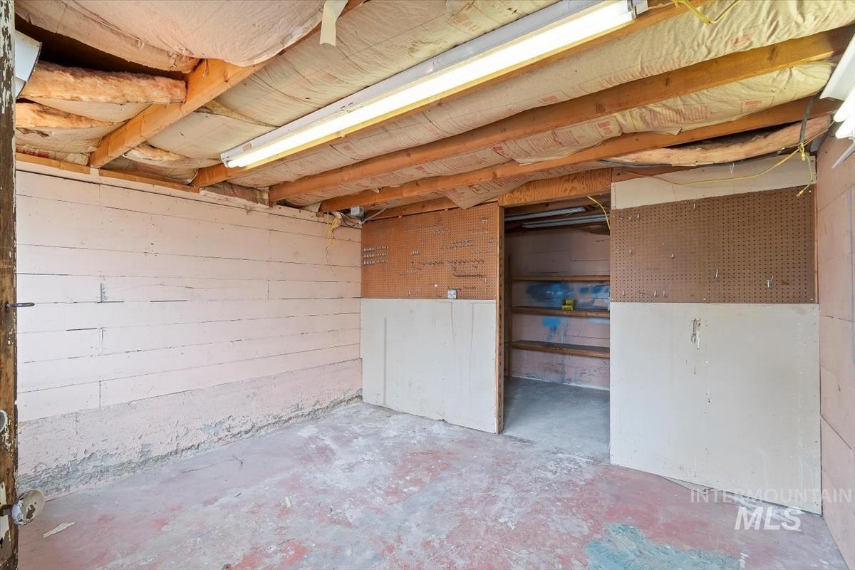 115 5th St Property Photo 38