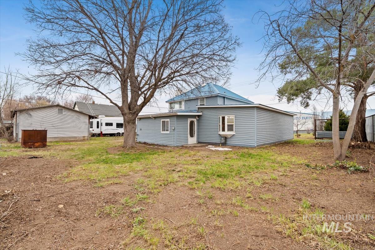 115 5th St Property Photo 43