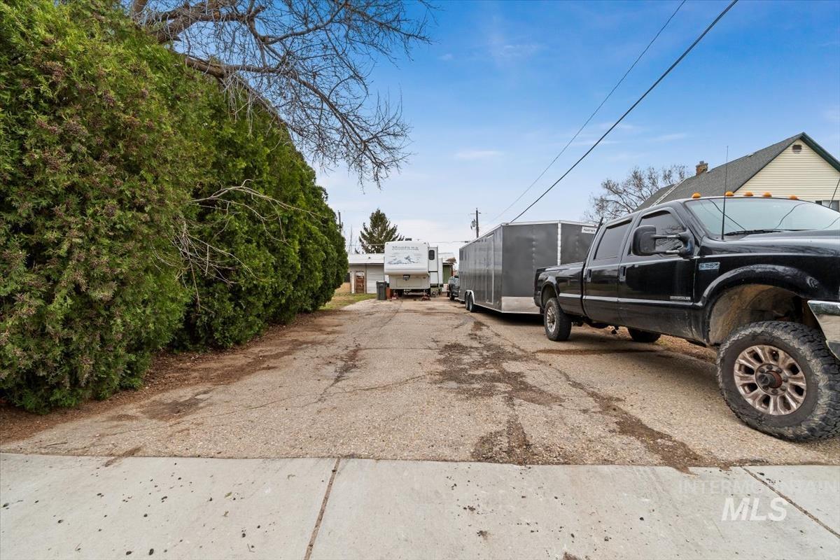 115 5th St Property Photo 47