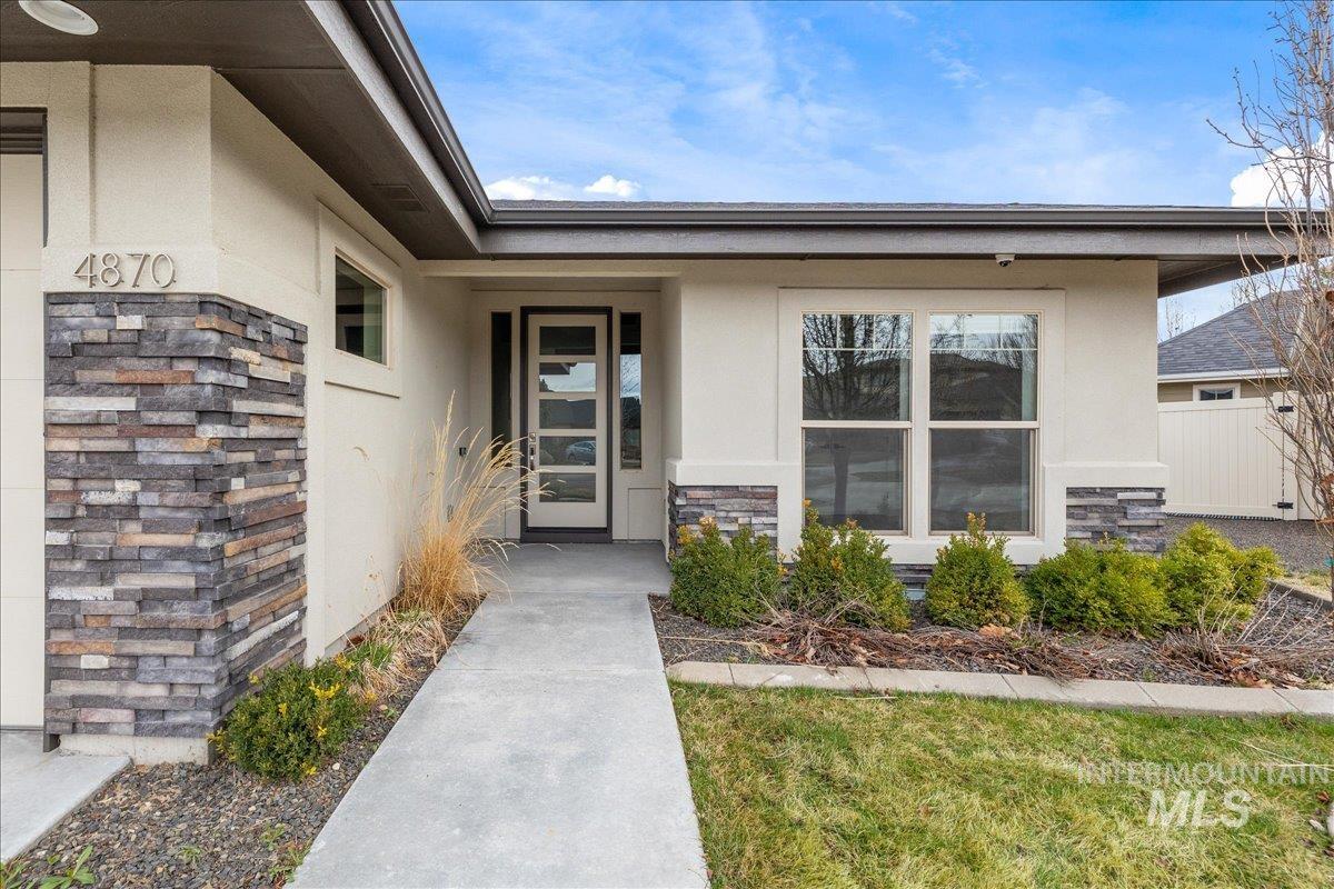 4870 Rose Angel Property Photo