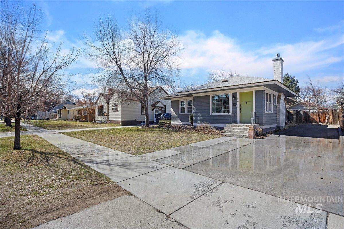 261 Lincoln St Property Photo