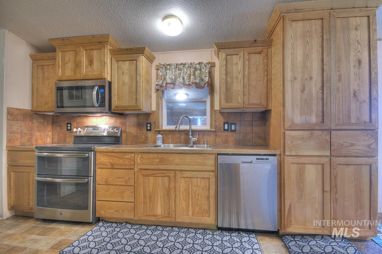 2625 Berglund Rd. Property Photo 16