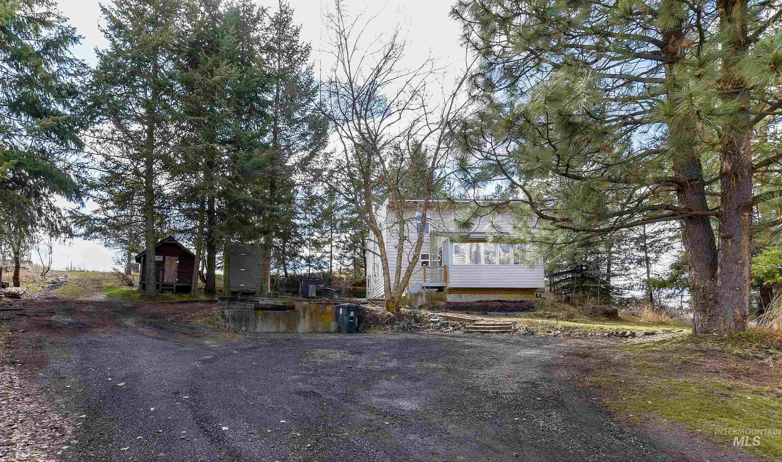 585 Pavel Ct Property Photo 3