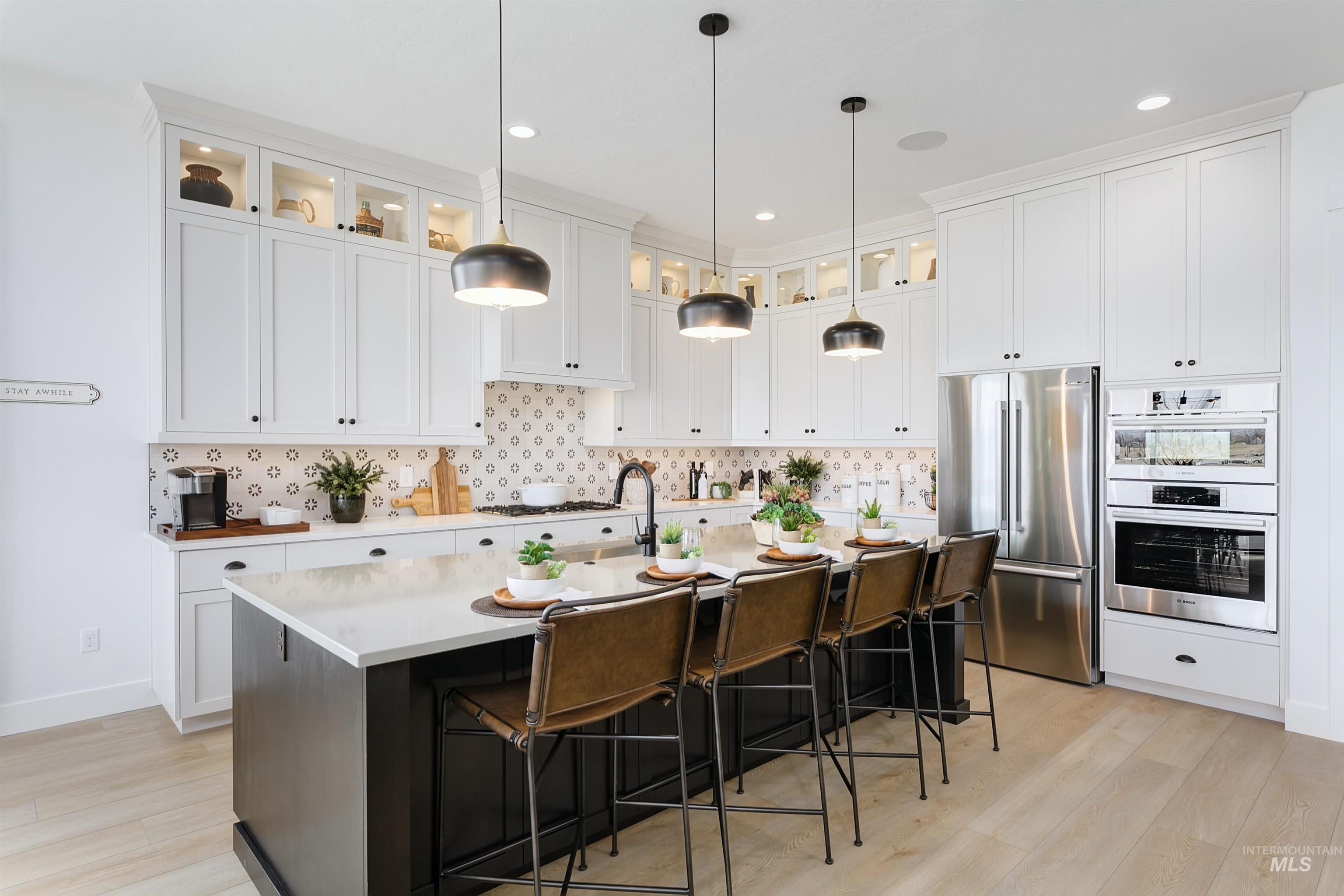 2106 N Annadale Ave Property Photo 2