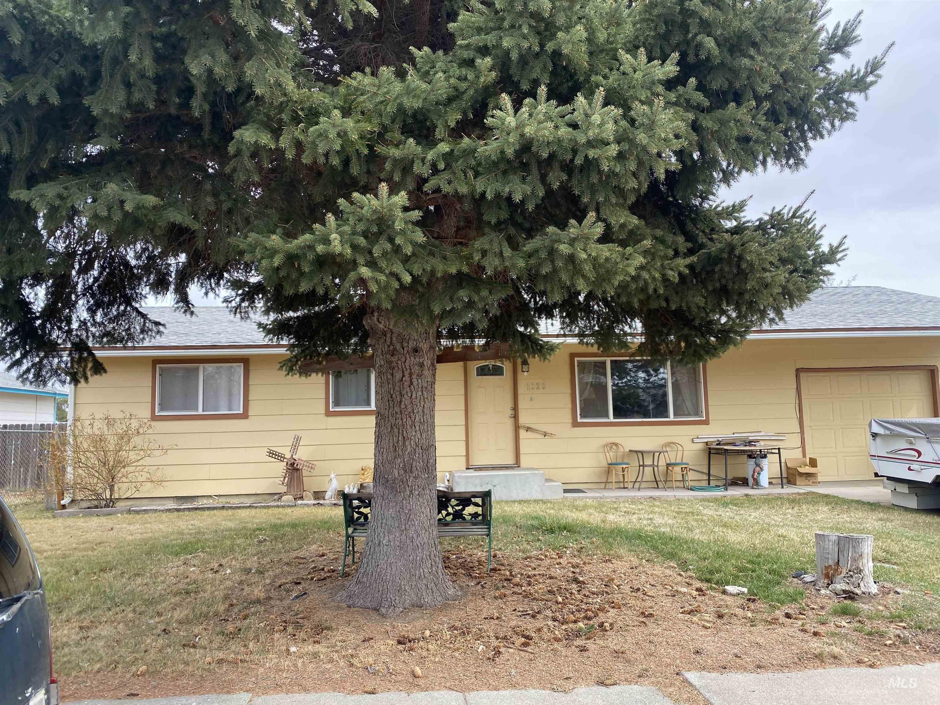 1320 N 2nd E Property Photo 2