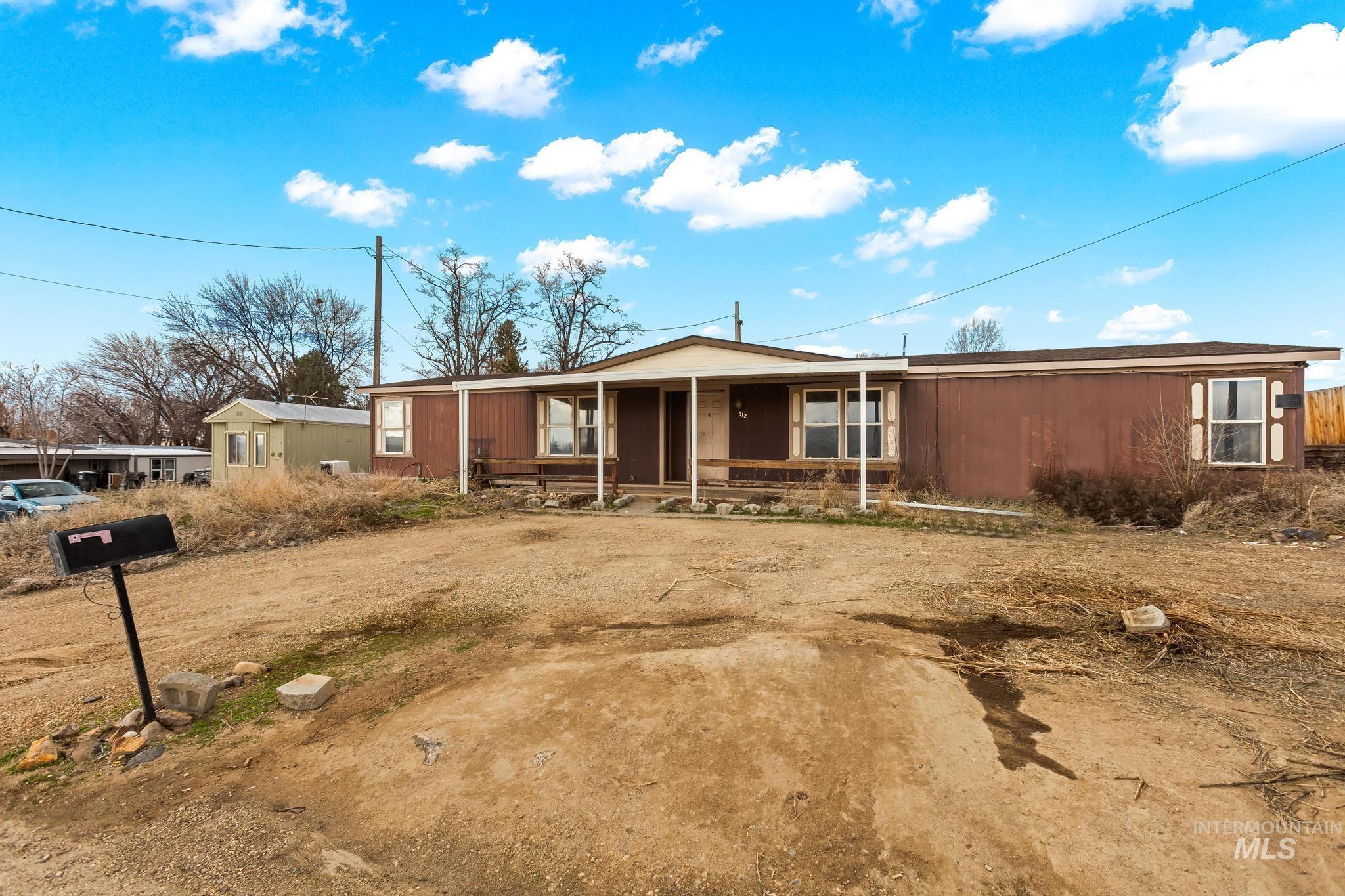 512 4th St Property Photo