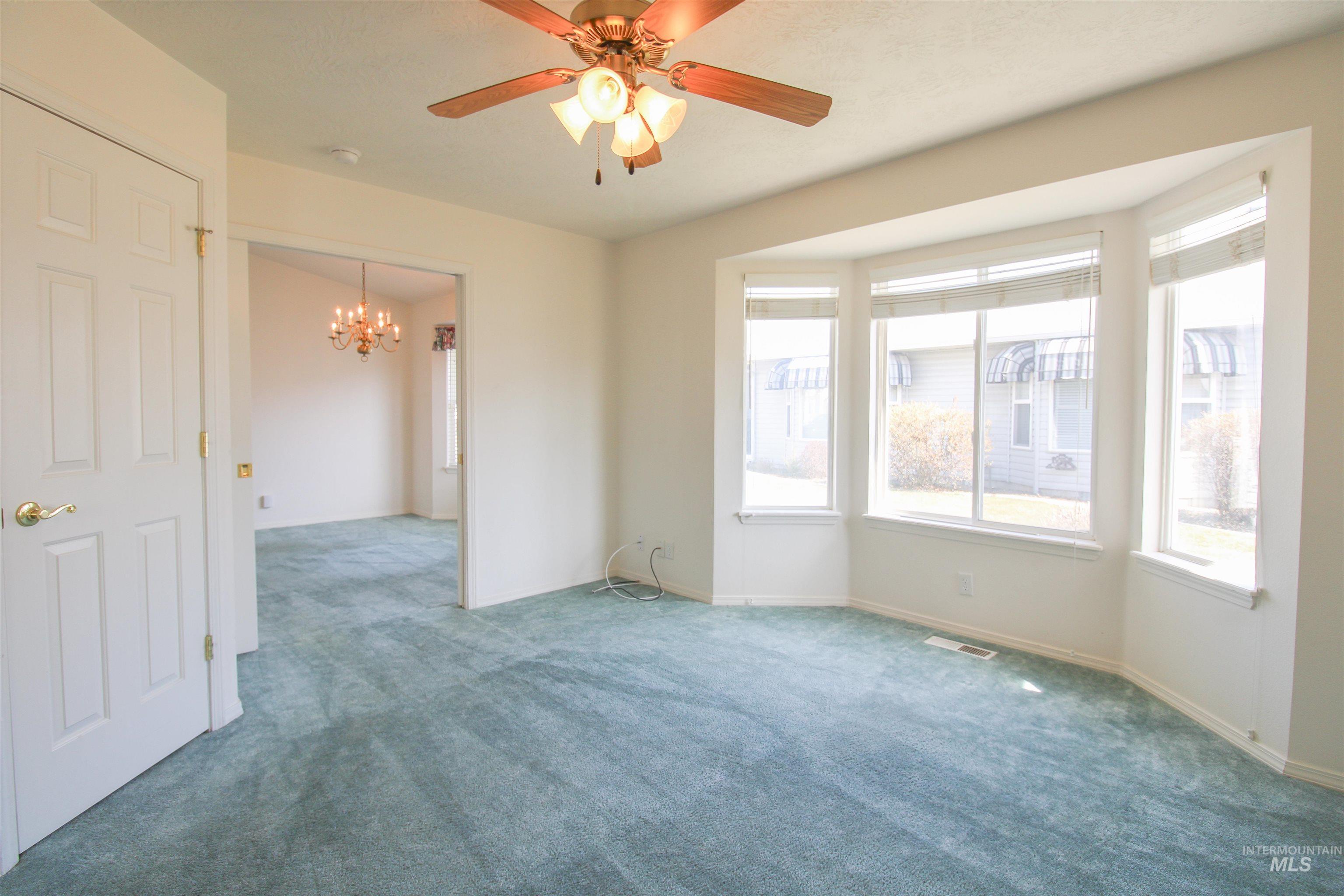 636 N Sterling St Property Photo 10