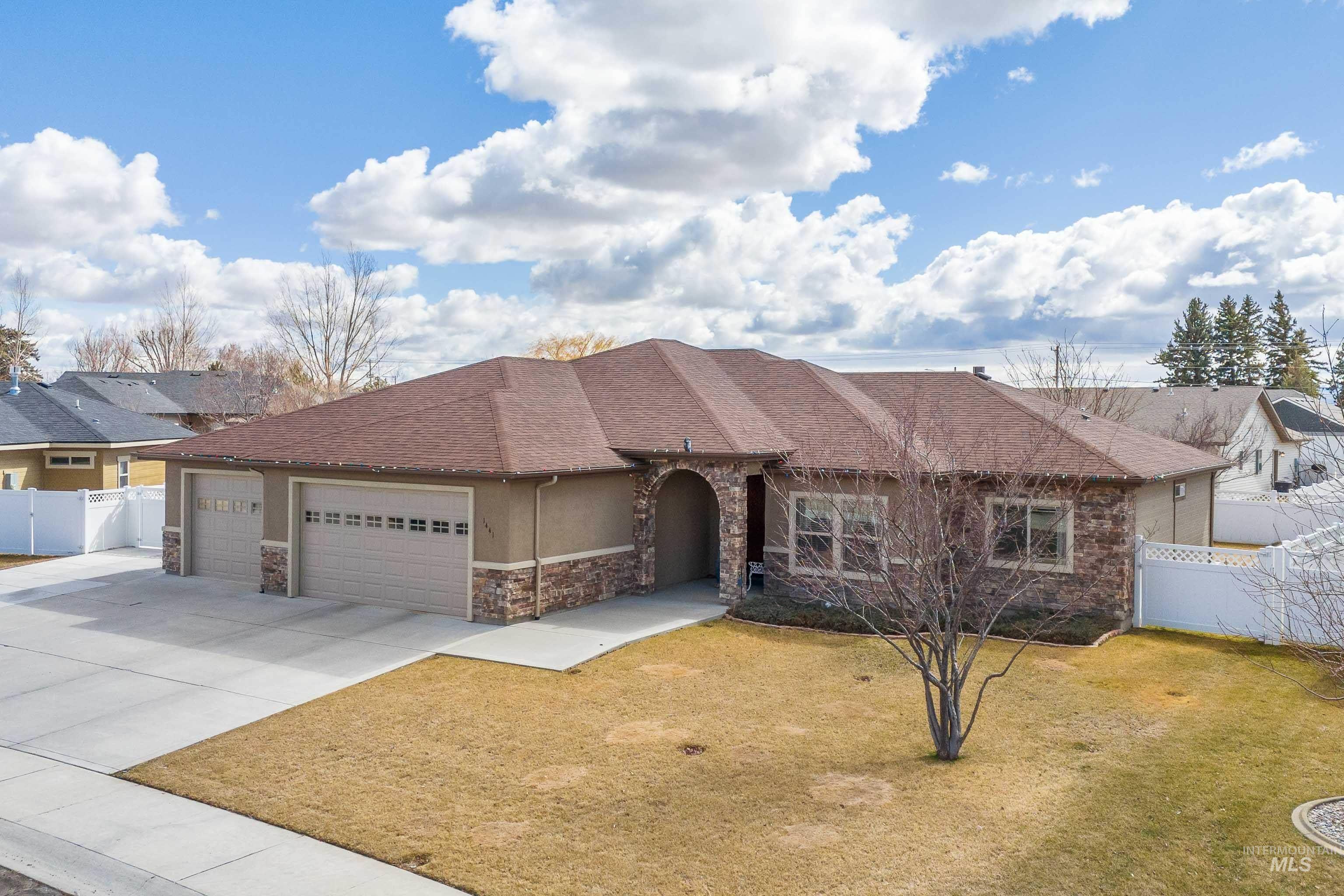 1441 Dixon Trail Property Photo 1