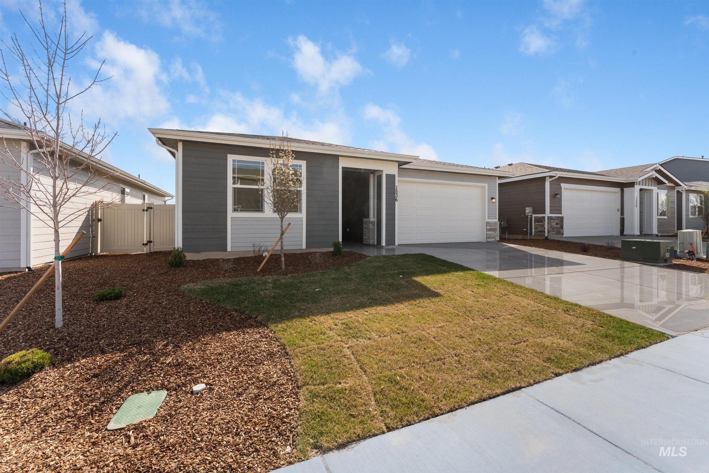 1536 S La Escalera Ave Property Photo 2