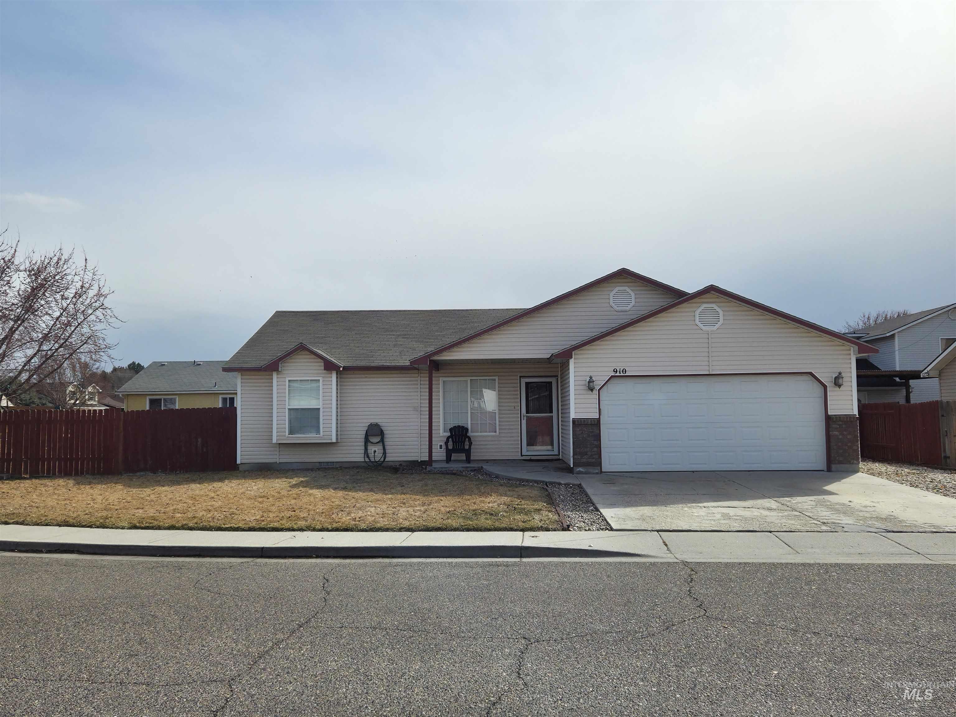 Applewood Real Estate Listings Main Image