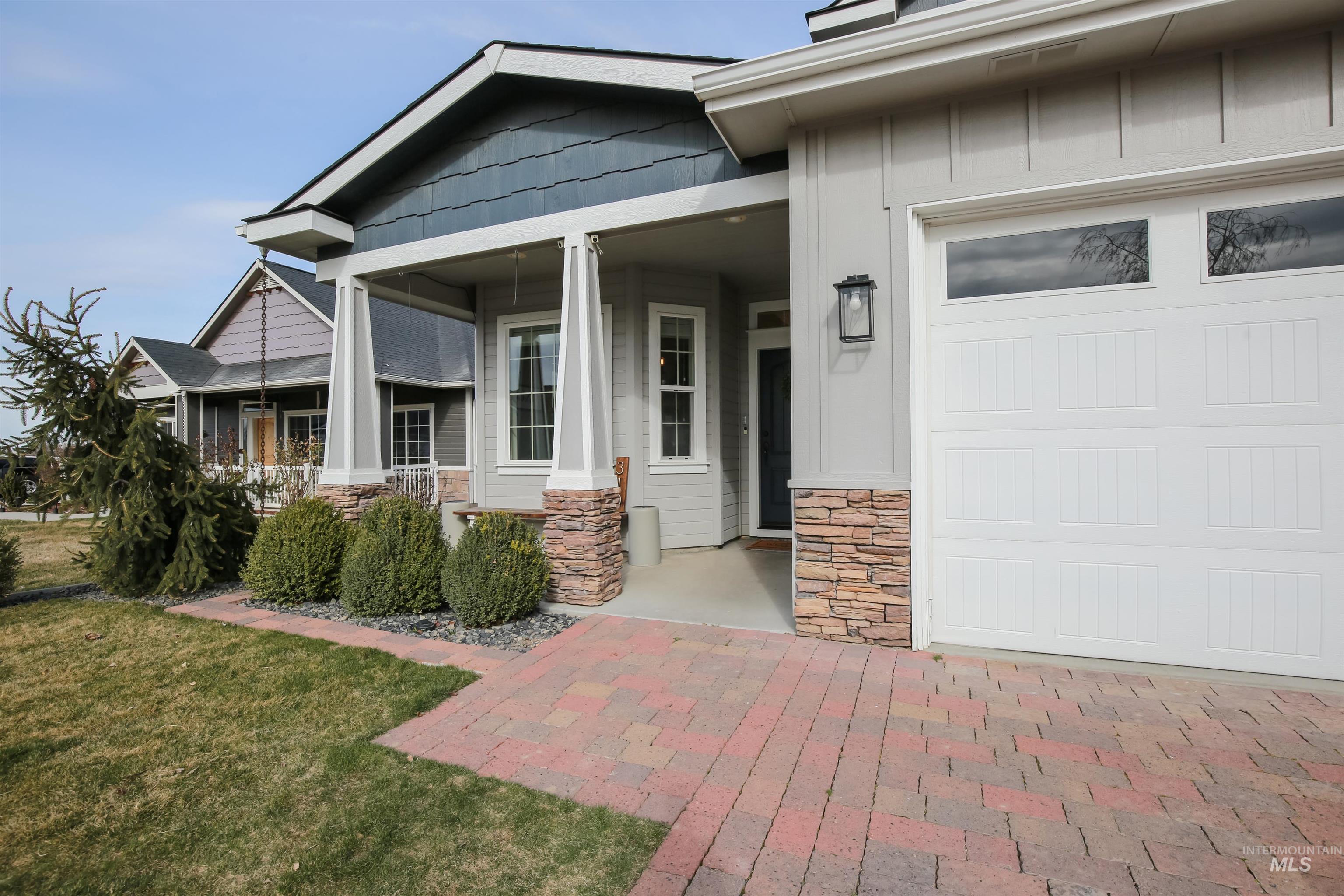 310 Crimson Circle E Property Photo 2