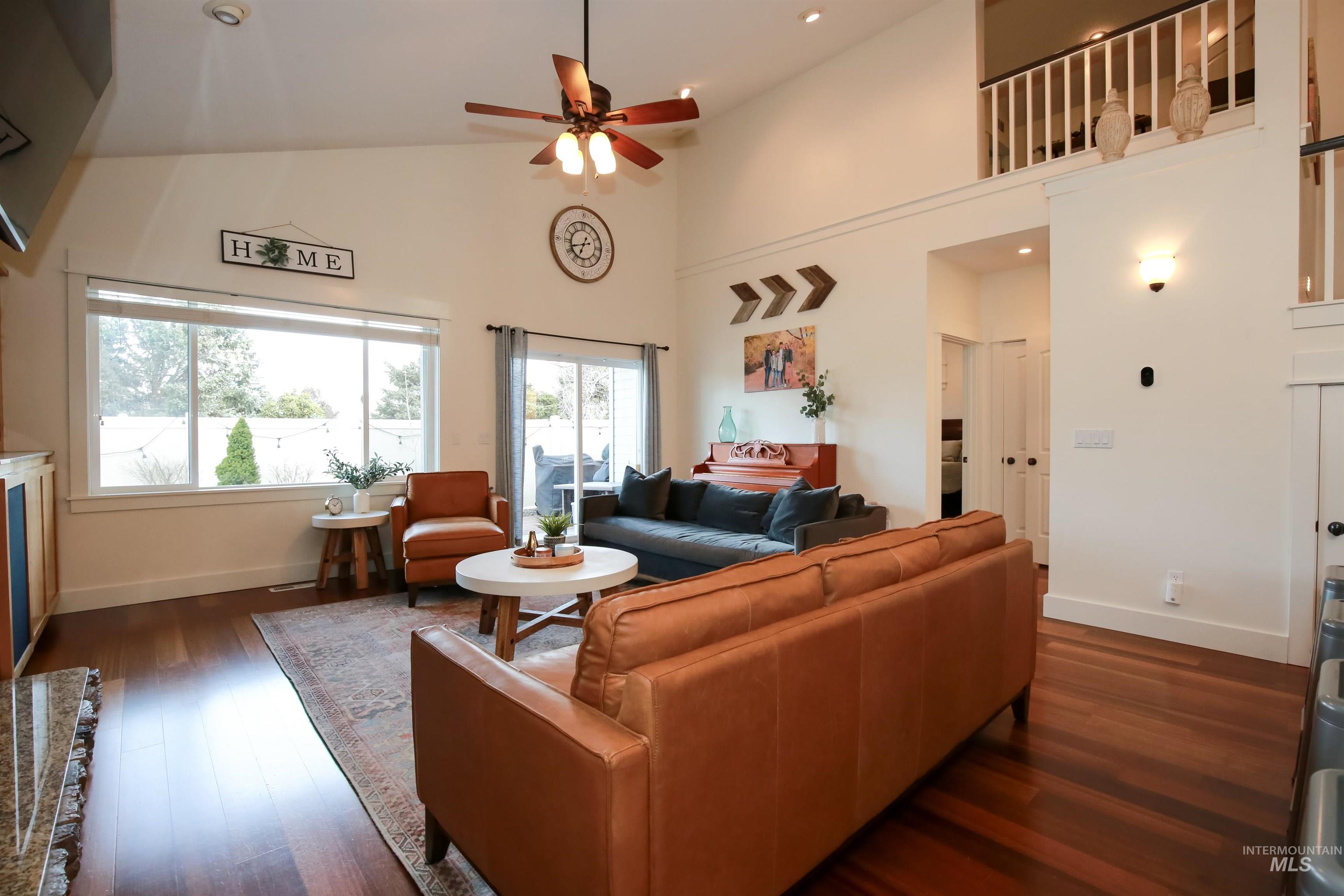 310 Crimson Circle E Property Photo 4