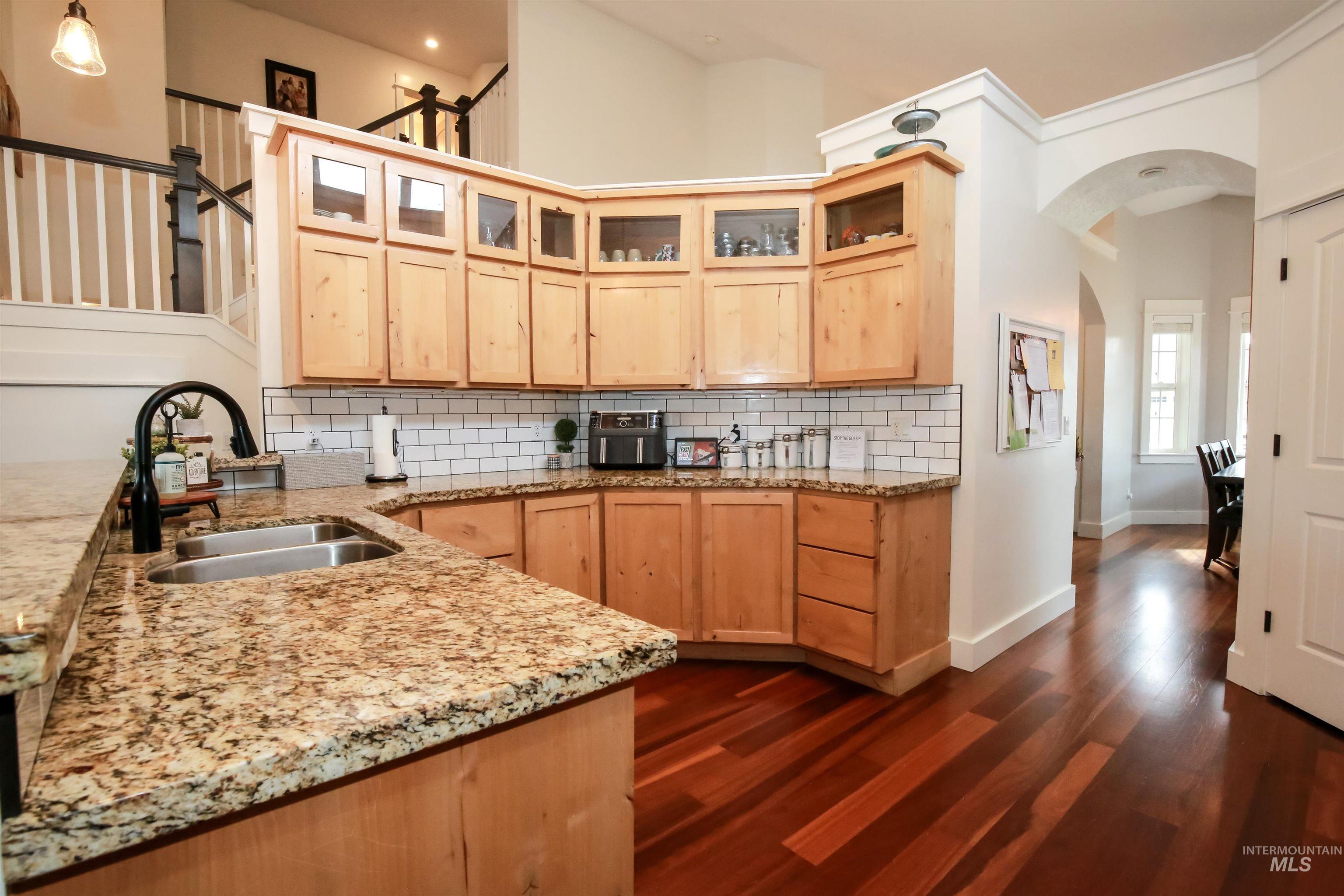 310 Crimson Circle E Property Photo 9