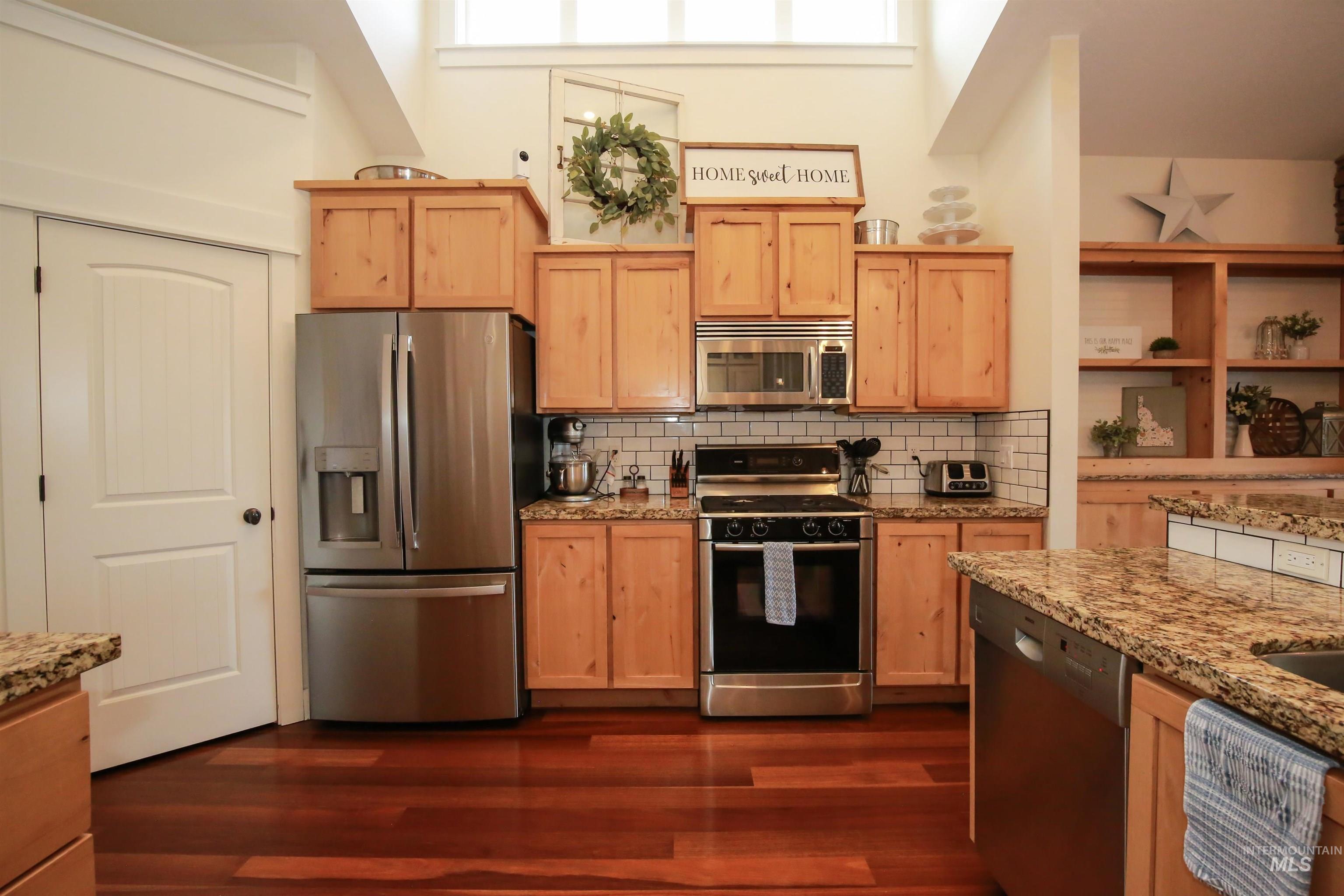 310 Crimson Circle E Property Photo 11