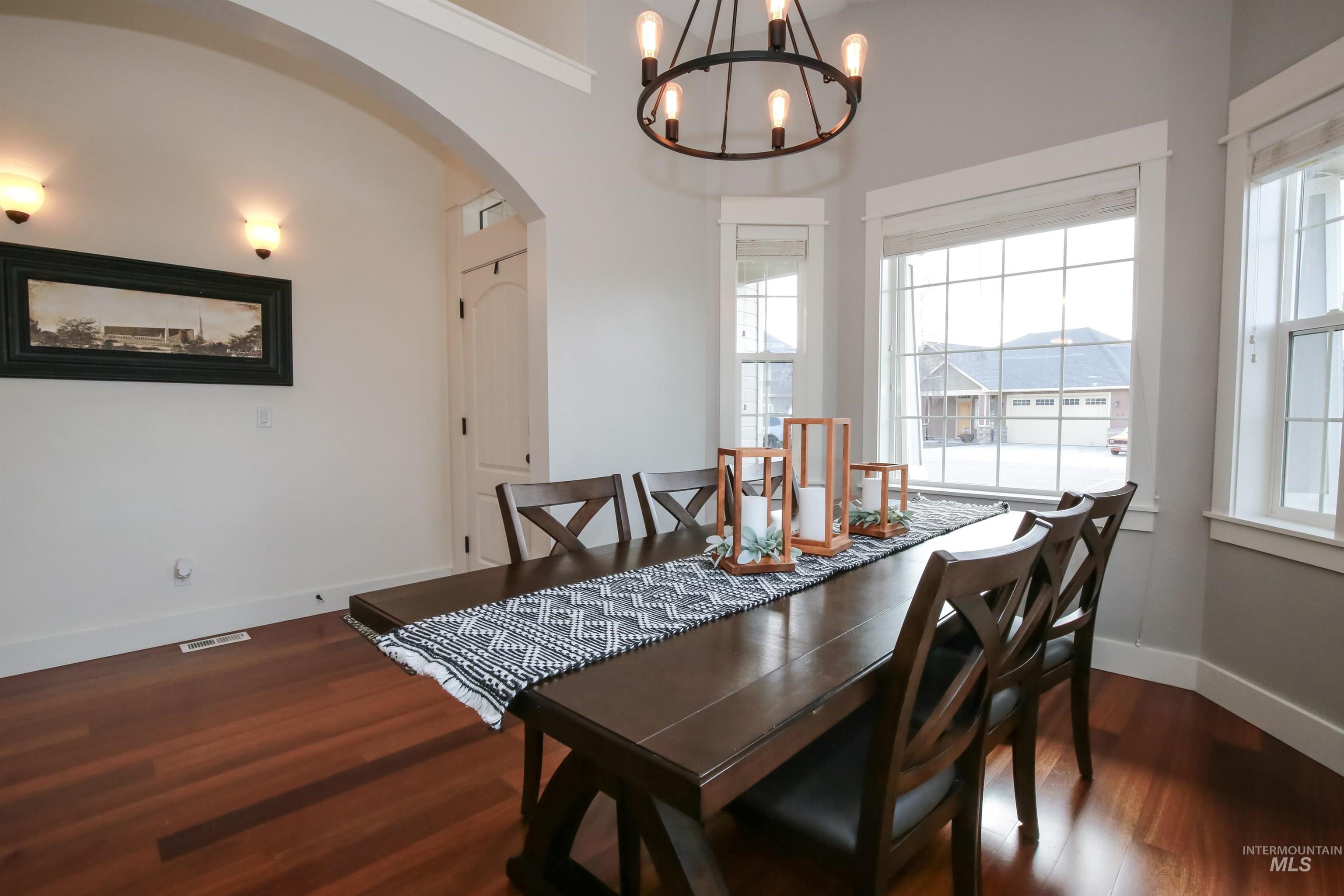 310 Crimson Circle E Property Photo 13