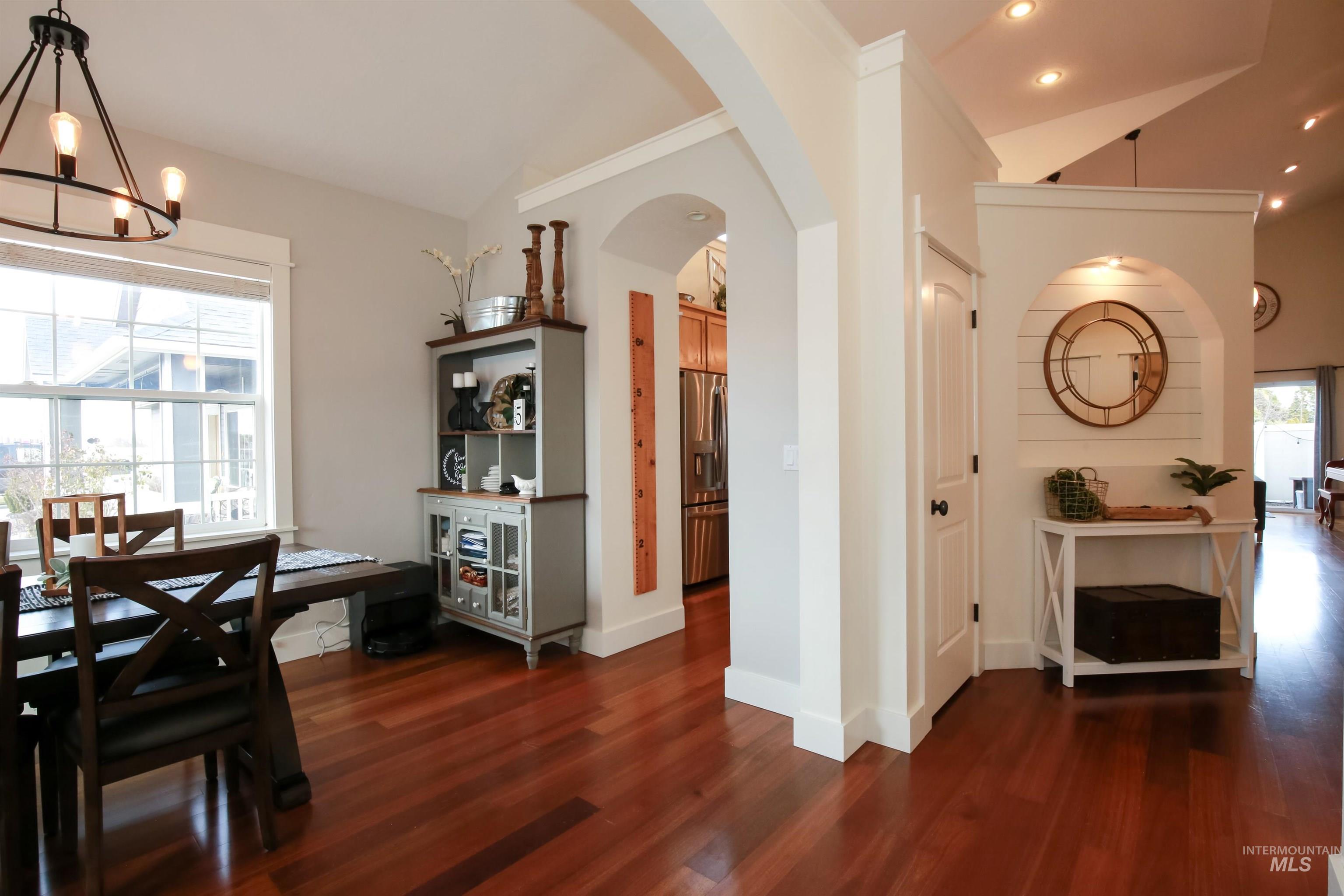 310 Crimson Circle E Property Photo 14