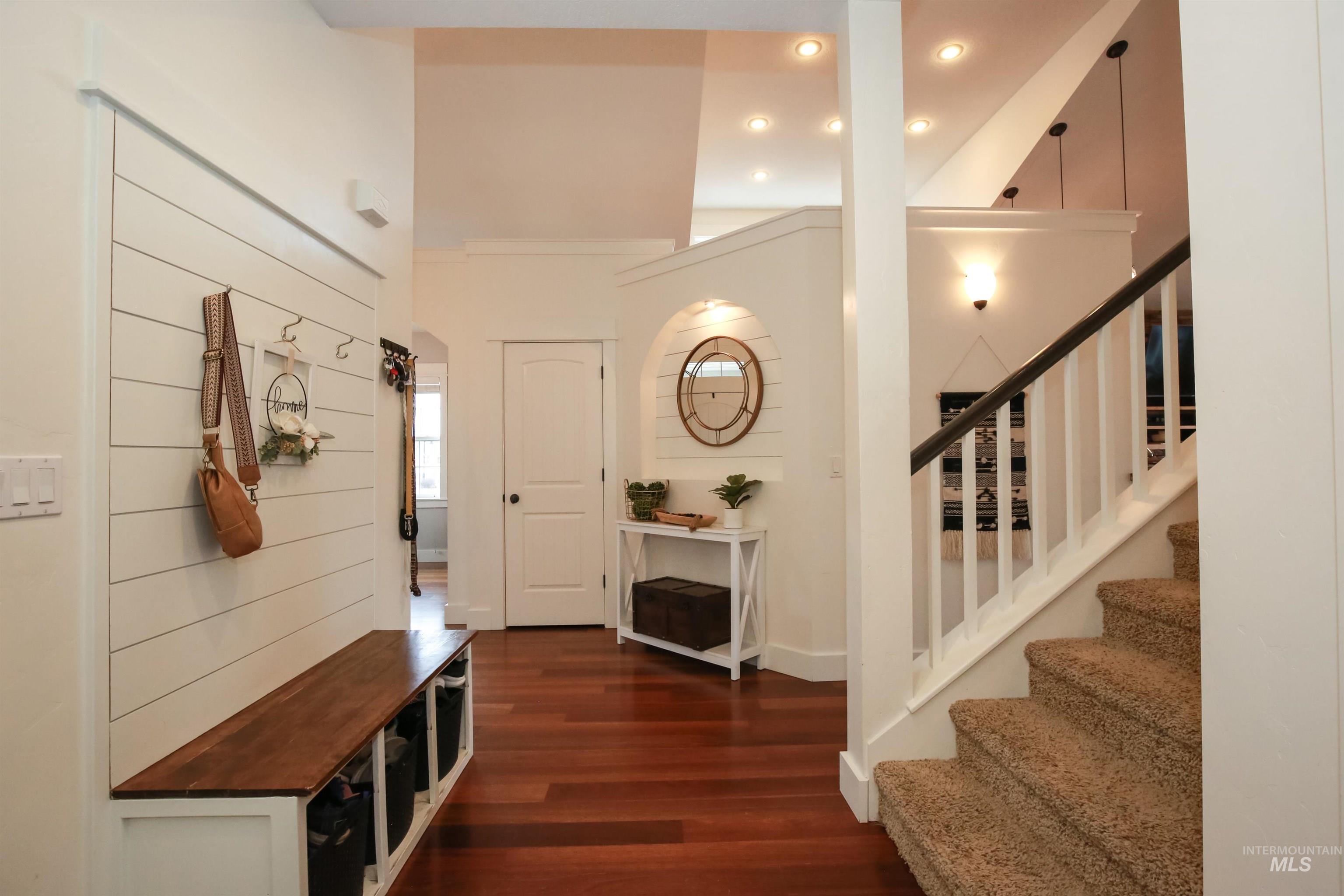 310 Crimson Circle E Property Photo 16