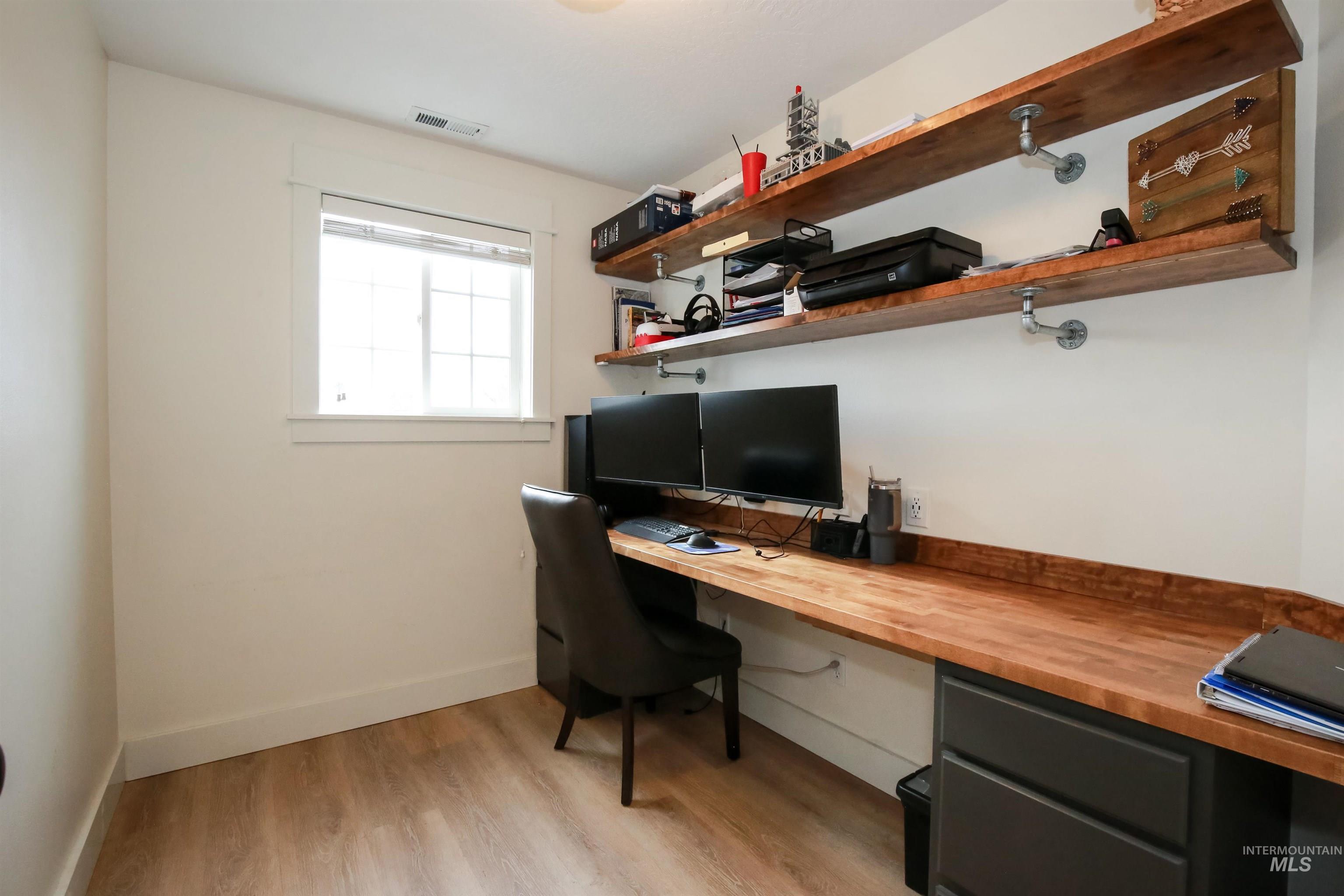 310 Crimson Circle E Property Photo 22
