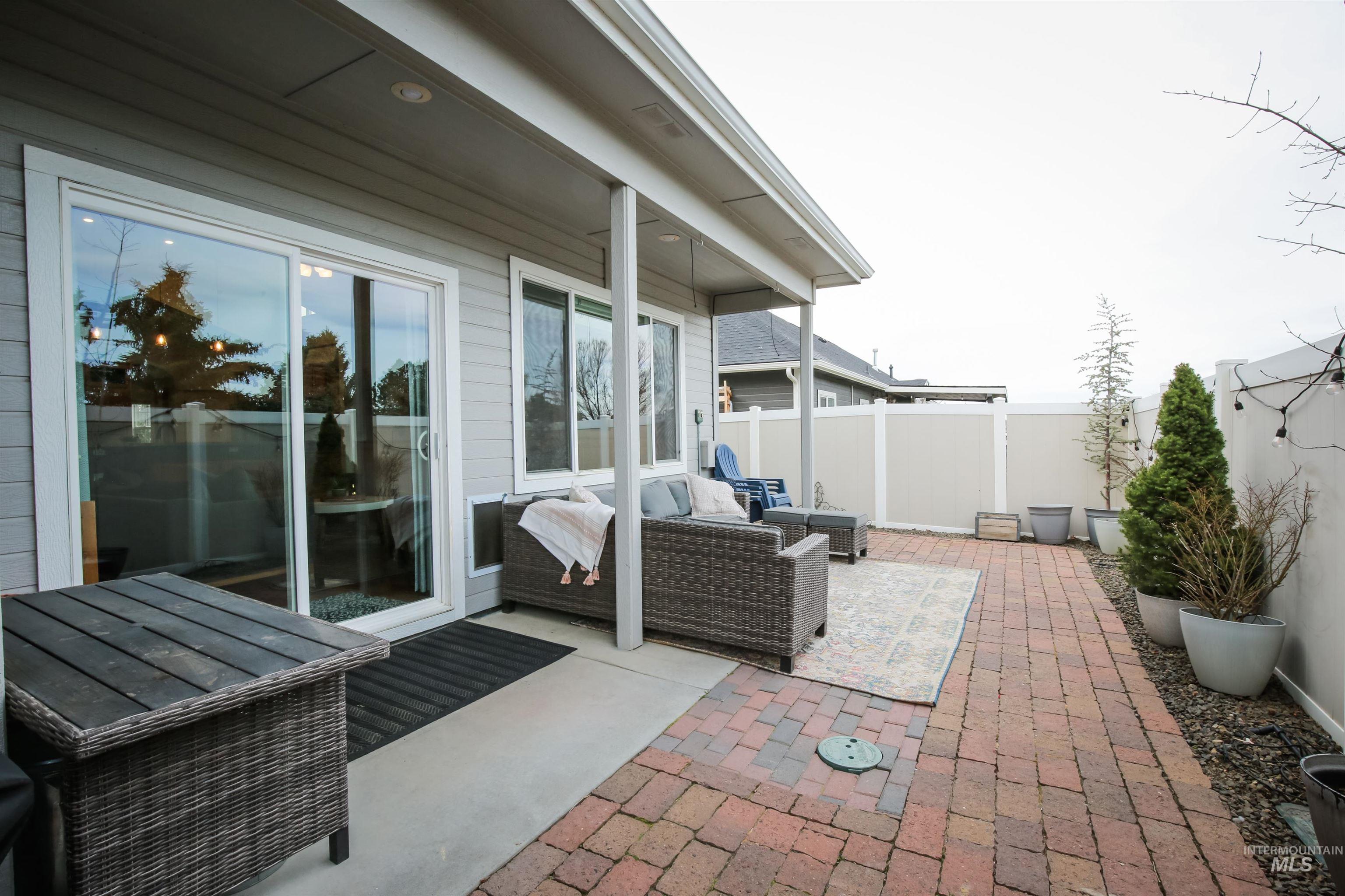 310 Crimson Circle E Property Photo 27