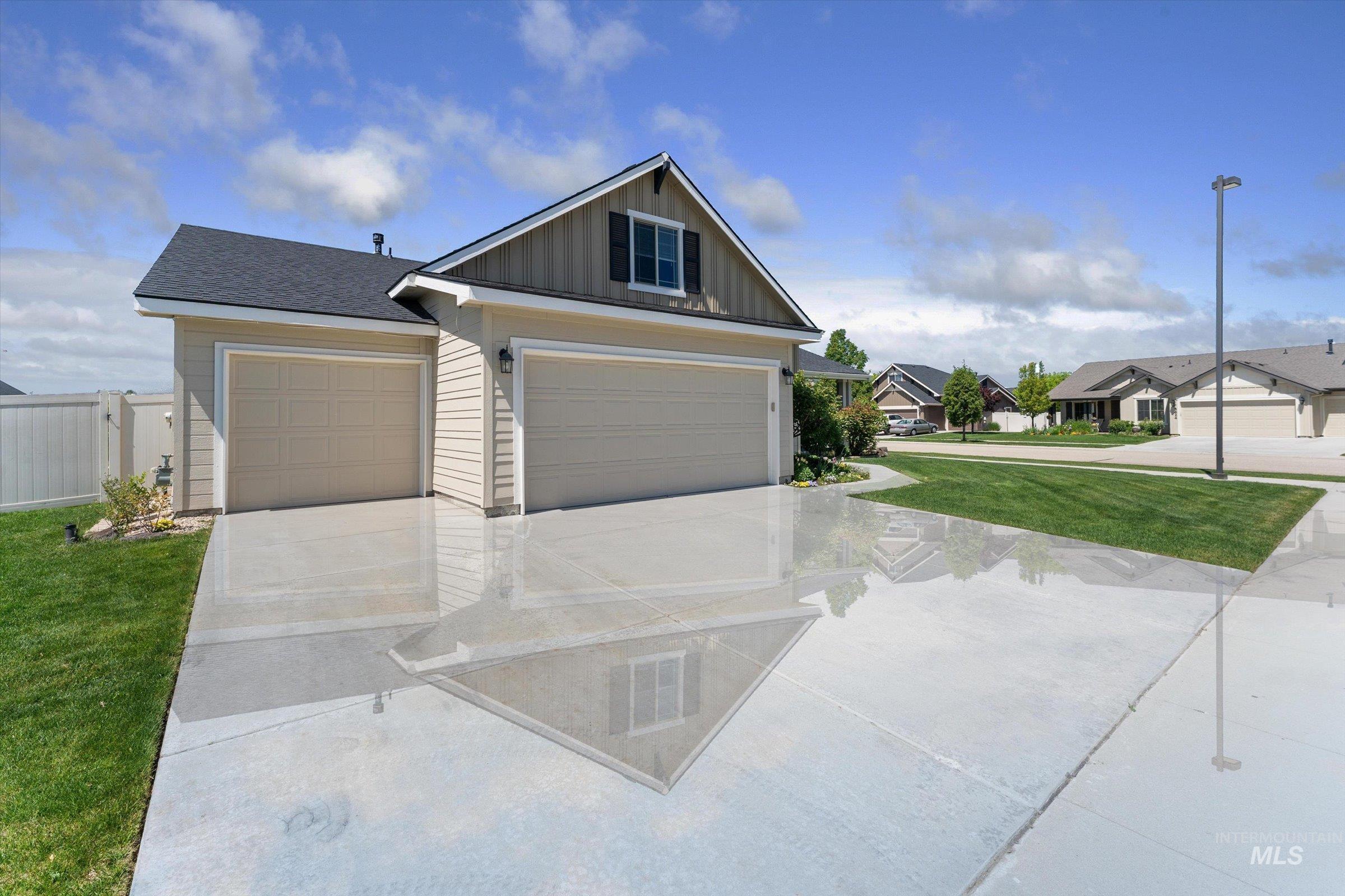 751 N Foudy Pl Property Photo