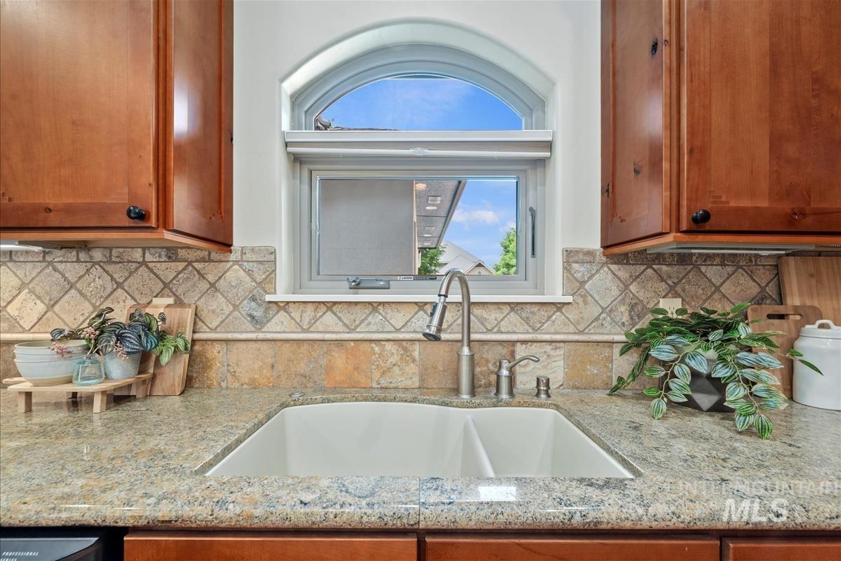 4020 S Talus Ave Property Photo 12