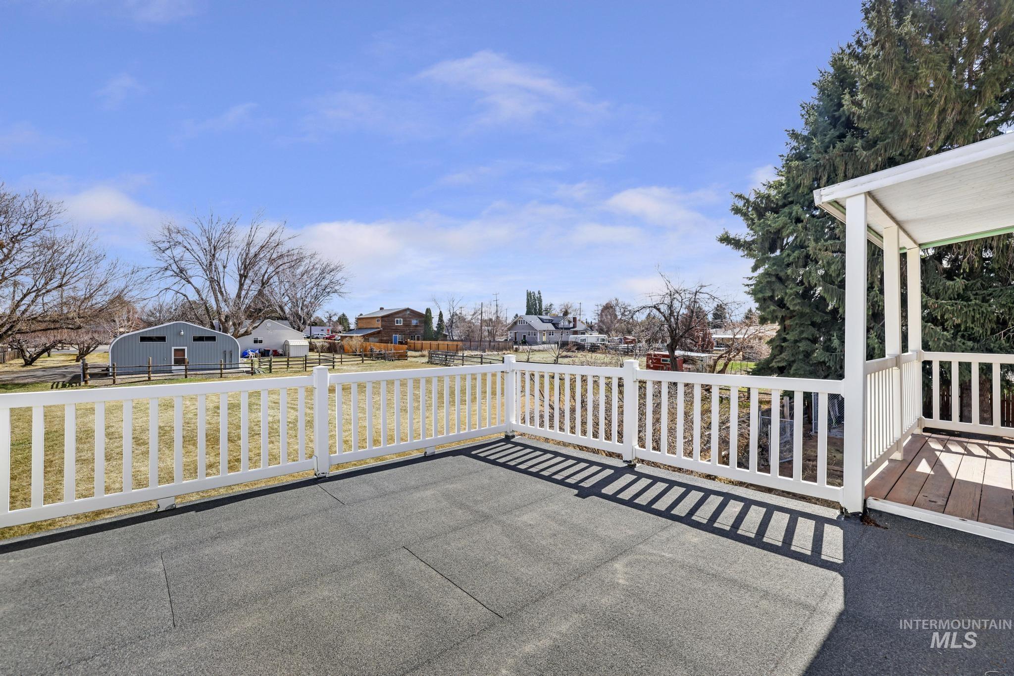 2144 Crestwood Dr Property Photo 20