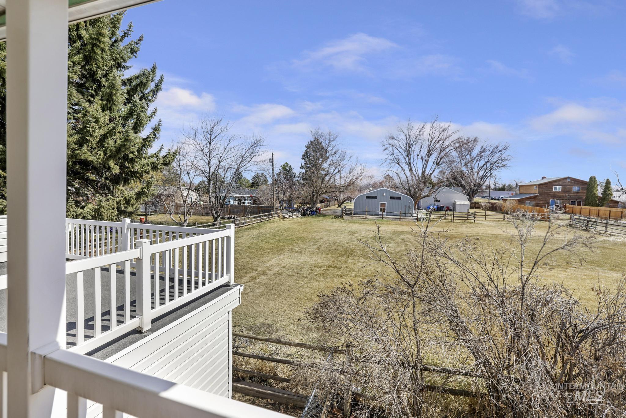 2144 Crestwood Dr Property Photo 21
