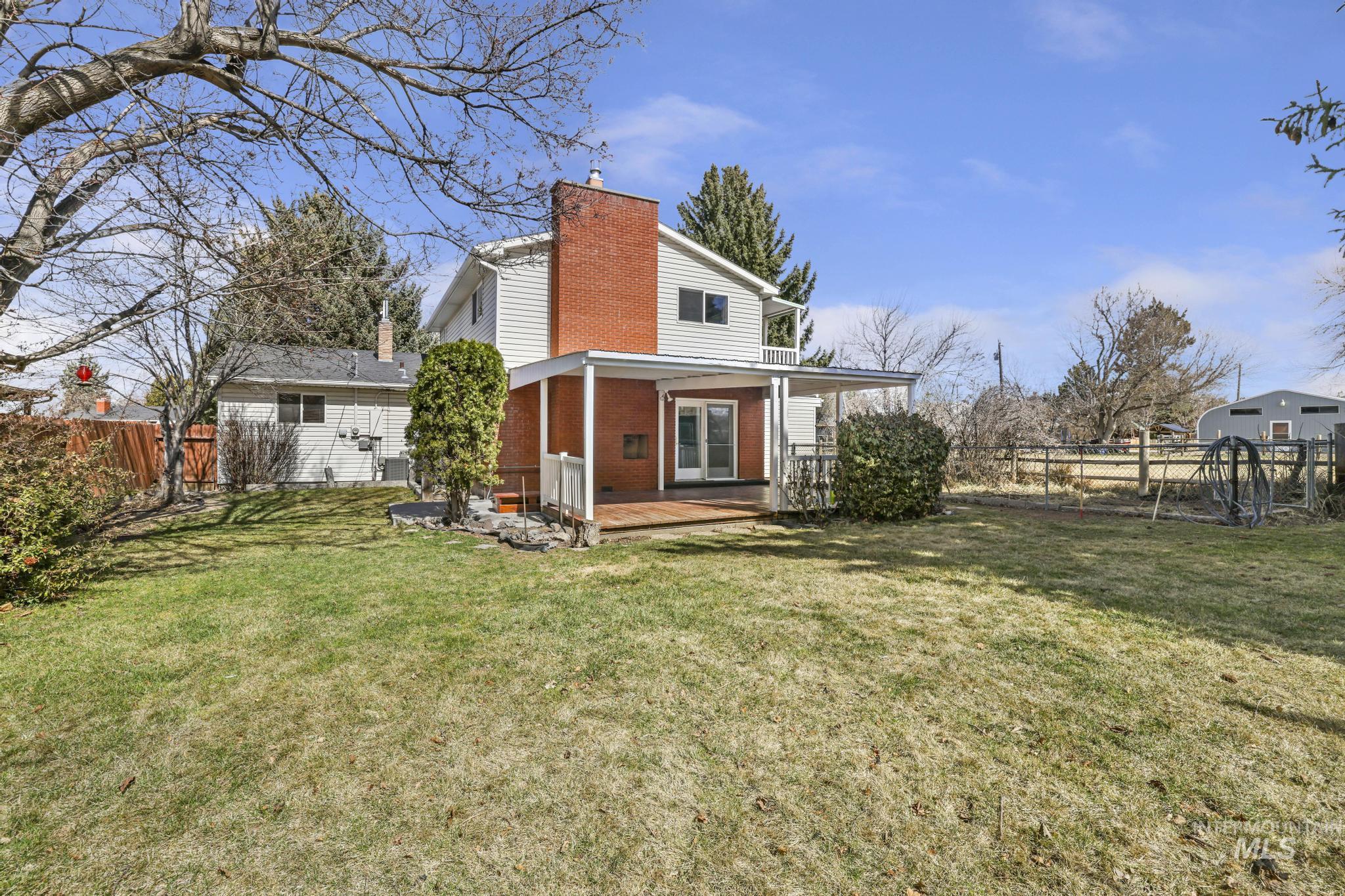 2144 Crestwood Dr Property Photo 40